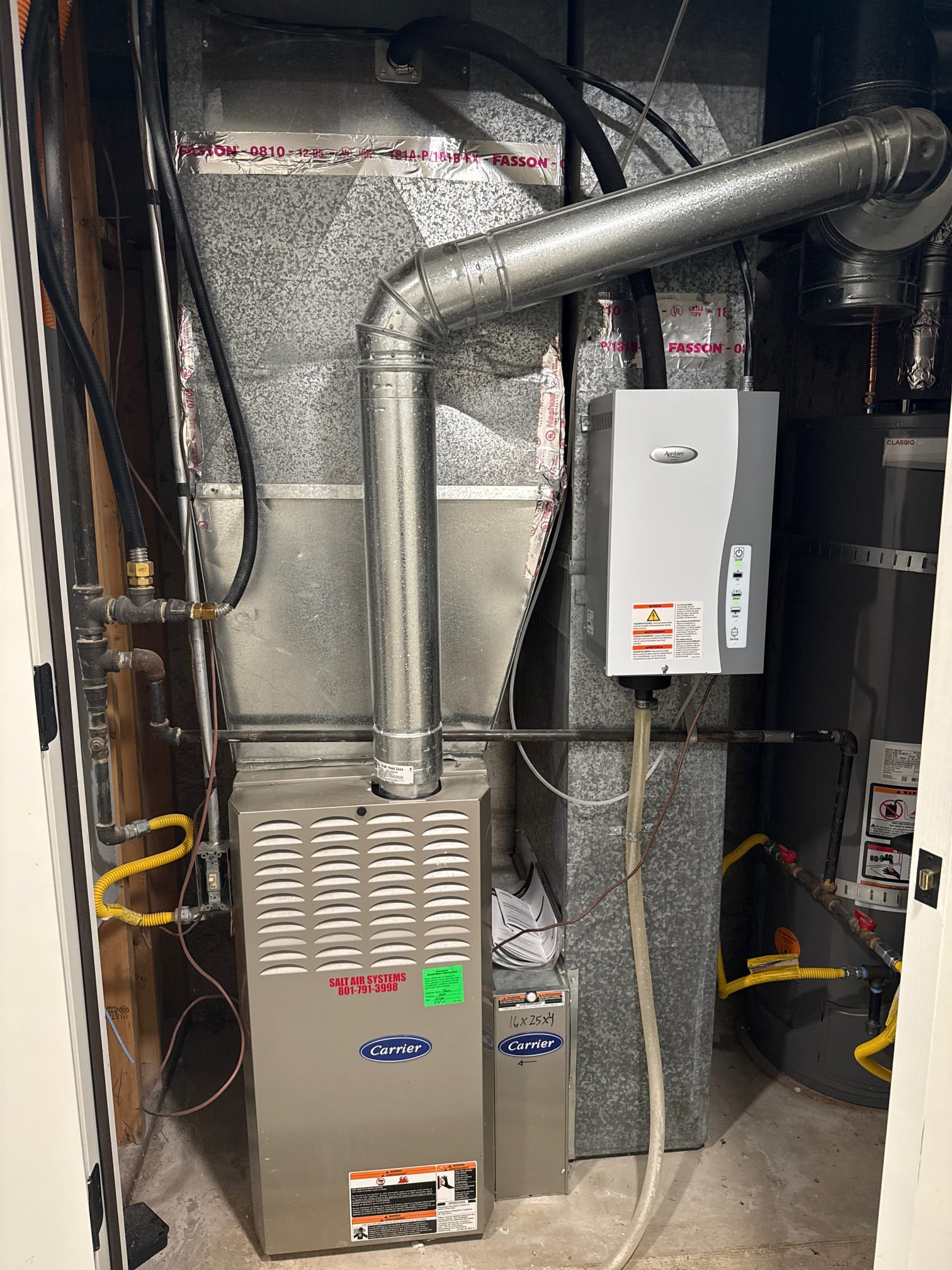 Image depicting signs indicating the need for professional residential flood recovery, emphasizing the importance of licensed services and accurate diagnosis for effective restoration.