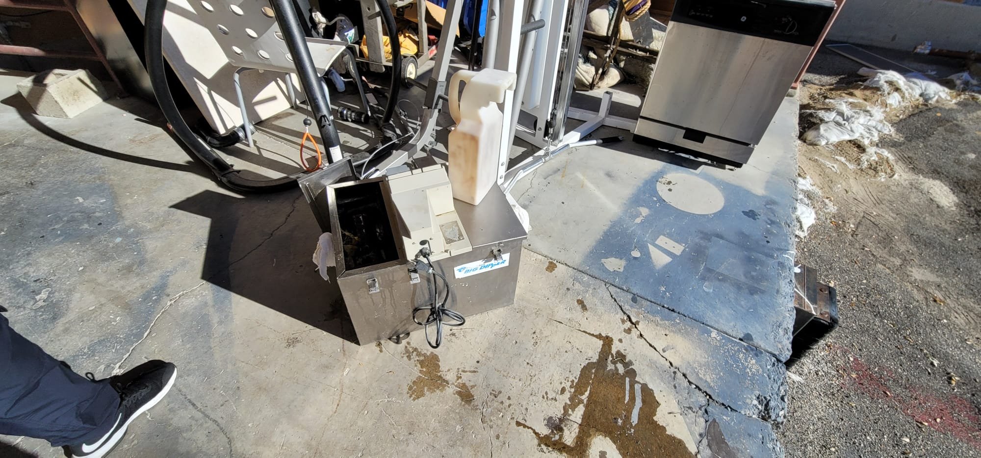 Reliable local heating and cooling services are essential for maintaining a comfortable home. Search for 'heating & cooling services near me' or 'heater repairman near me' to find trusted technicians providing efficient repairs and maintenance for all your HVAC needs. Ensure your system runs smoothly with expert 'heating and cooling service near me'.