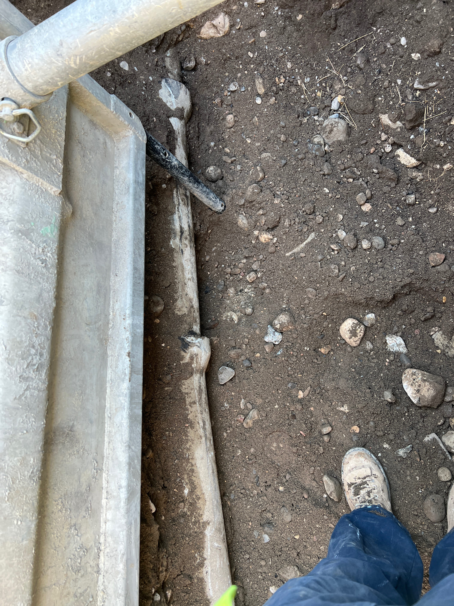 Image depicting commercial HVAC services, referencing reputable local HVAC companies specializing in commercial reconstruction and AC inspection services. Highlighting reliable solutions for businesses.