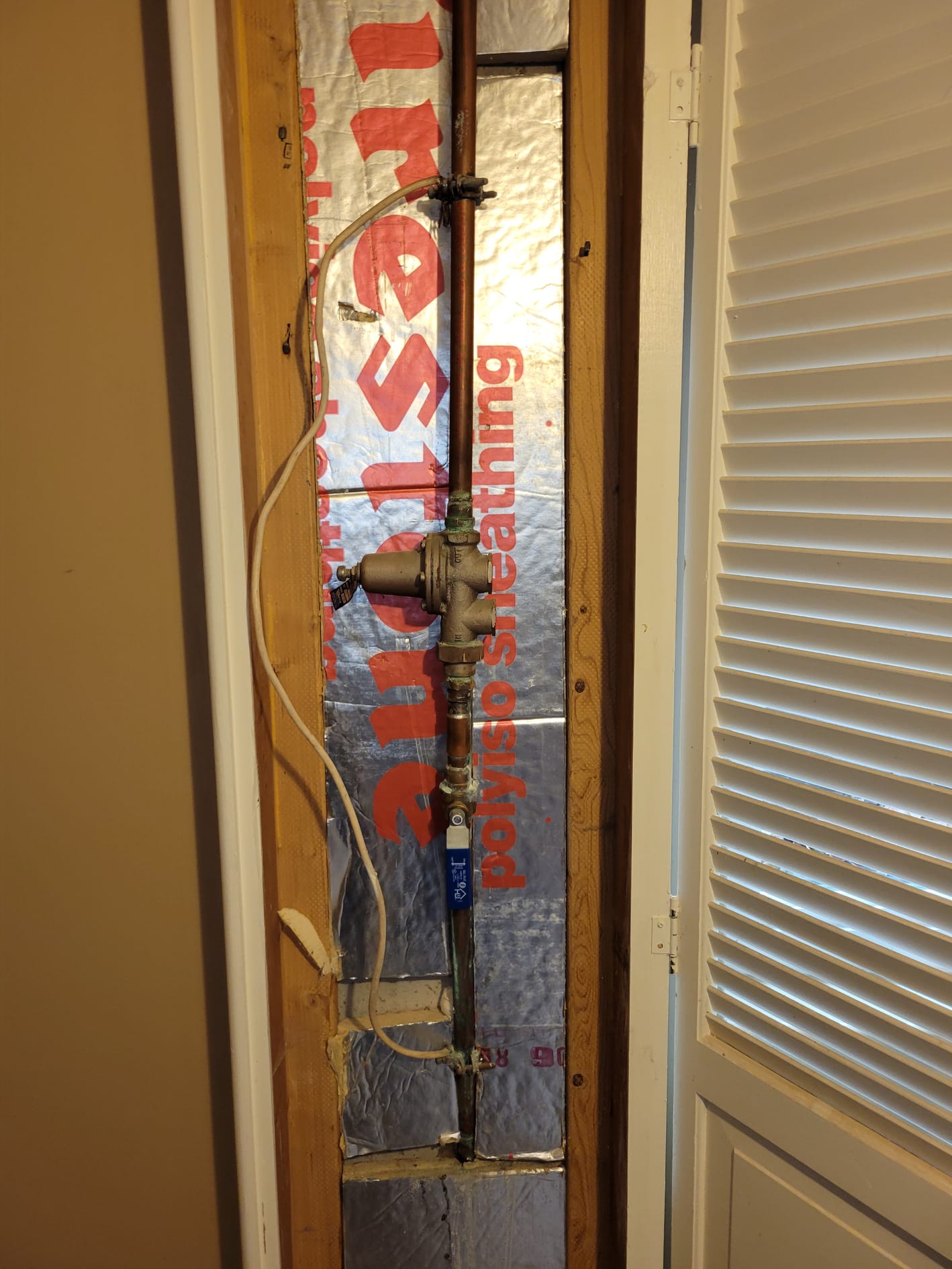 Image depicting commercial HVAC services, highlighting reliable commercial heating repair. Find the best heating and cooling companies for your business needs.