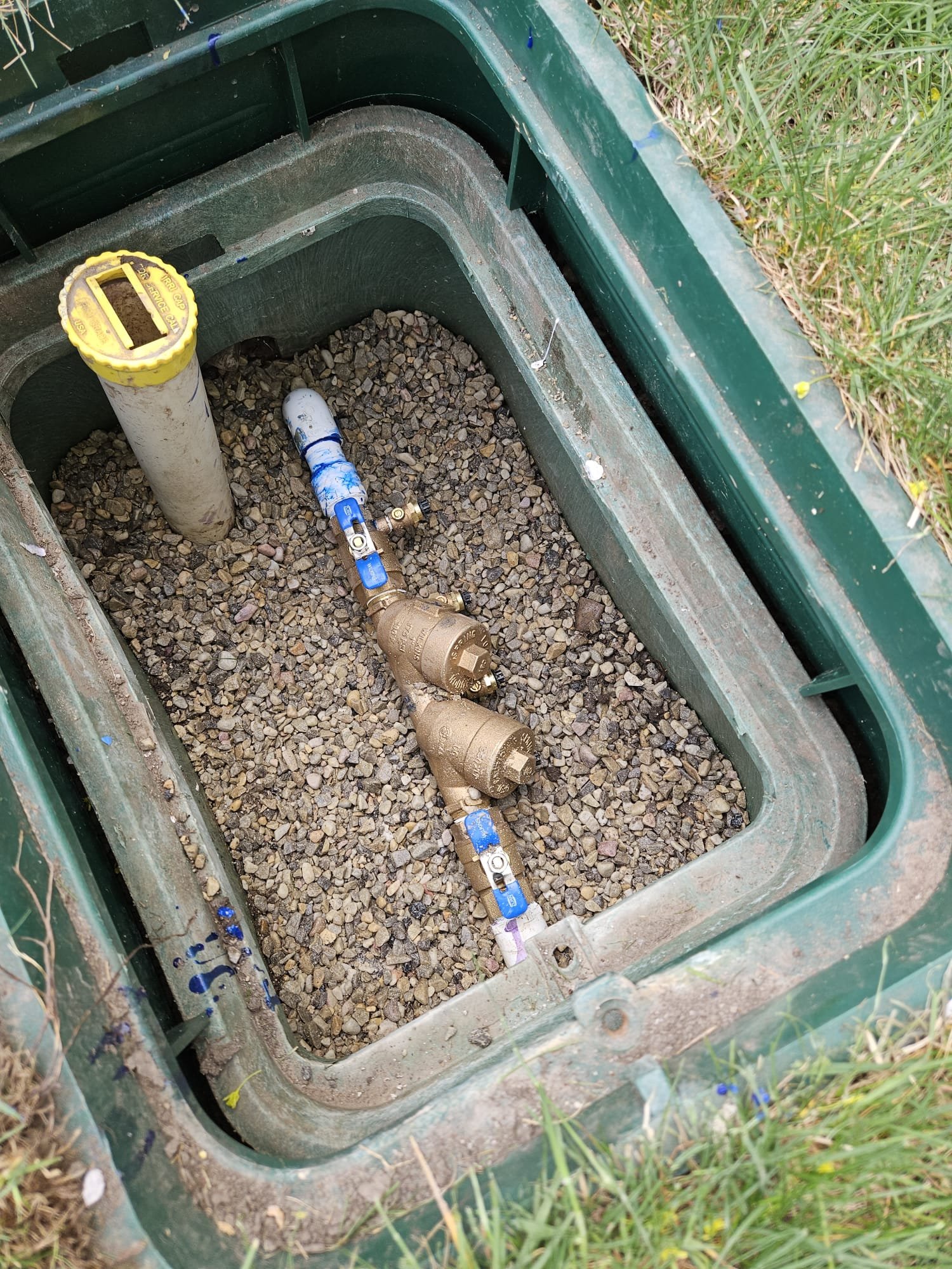 Image of a portable car air conditioner, offering a convenient solution for in-vehicle climate control. Ideal for those seeking alternatives to traditional air conditioning systems and related air condition servicing nearby.
