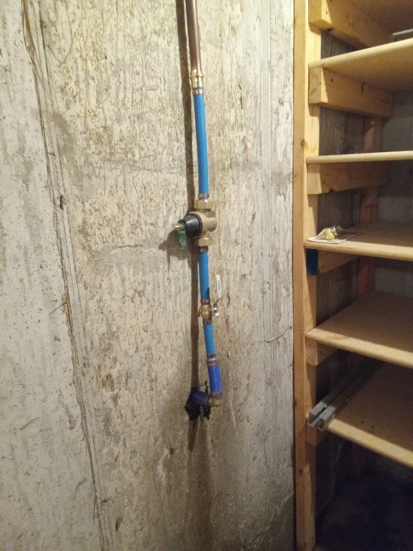 Image depicting heater maintenance services, emphasizing the importance of a regular water heater maintenance schedule for optimal performance and preventing costly repairs. Professional water heater maintenance ensures efficiency and extends the lifespan of your appliance.