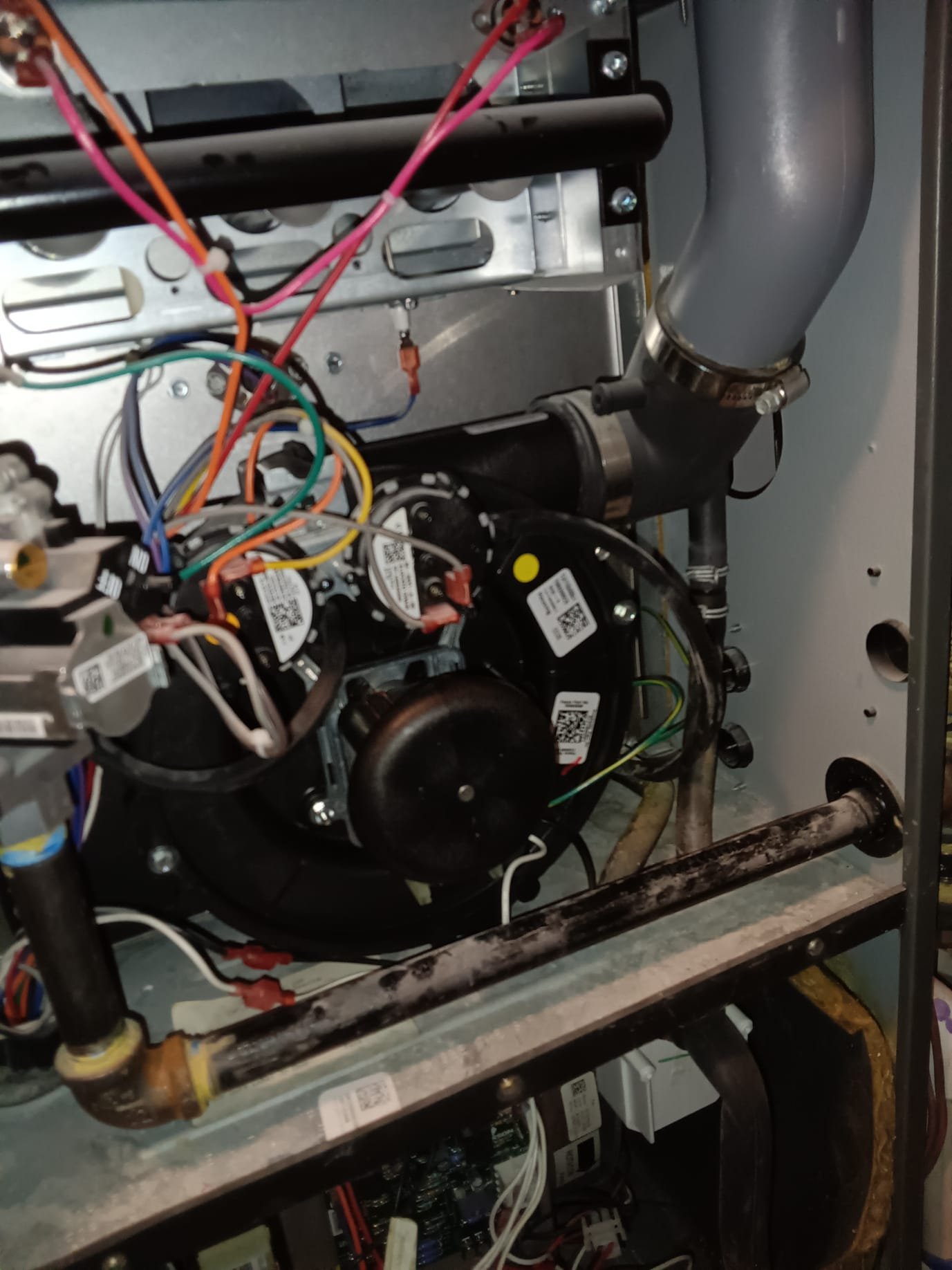 Image of a Sandy, Utah home undergoing a residential mold inspection. Professionals assess potential mold damage, crucial for maintaining healthy indoor air quality in local homes. Expert repair services available to address any mold issues discovered.