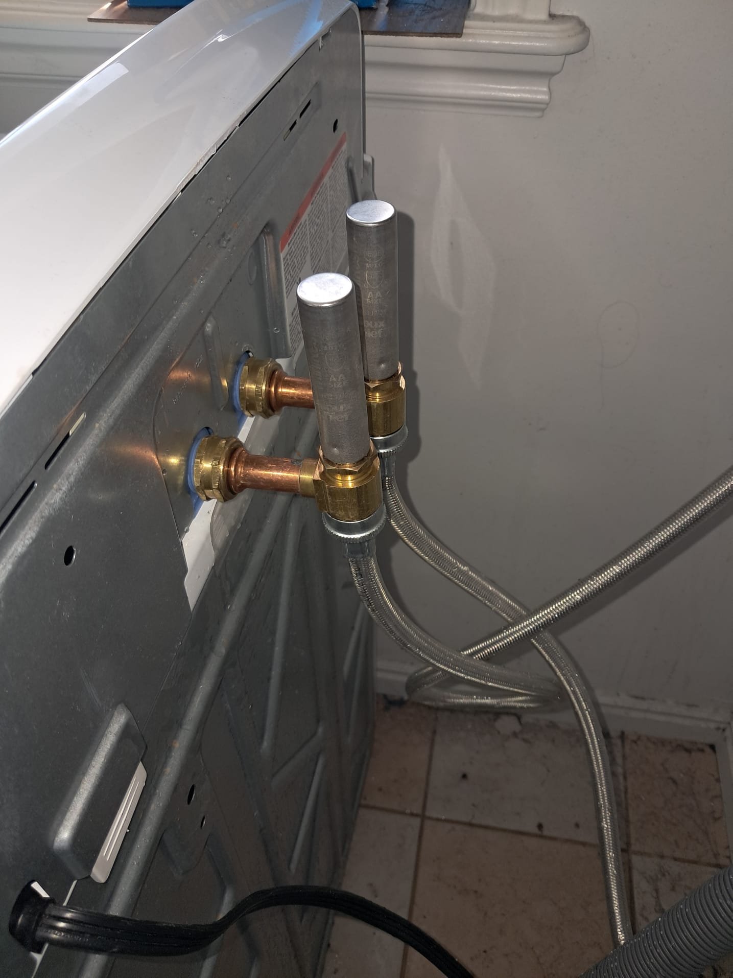 Professional smoke recovery services address lingering odors like musty laundry smells in commercial spaces. Our smoke recovery service removes smoke damage and odors, restoring a fresh, clean environment.