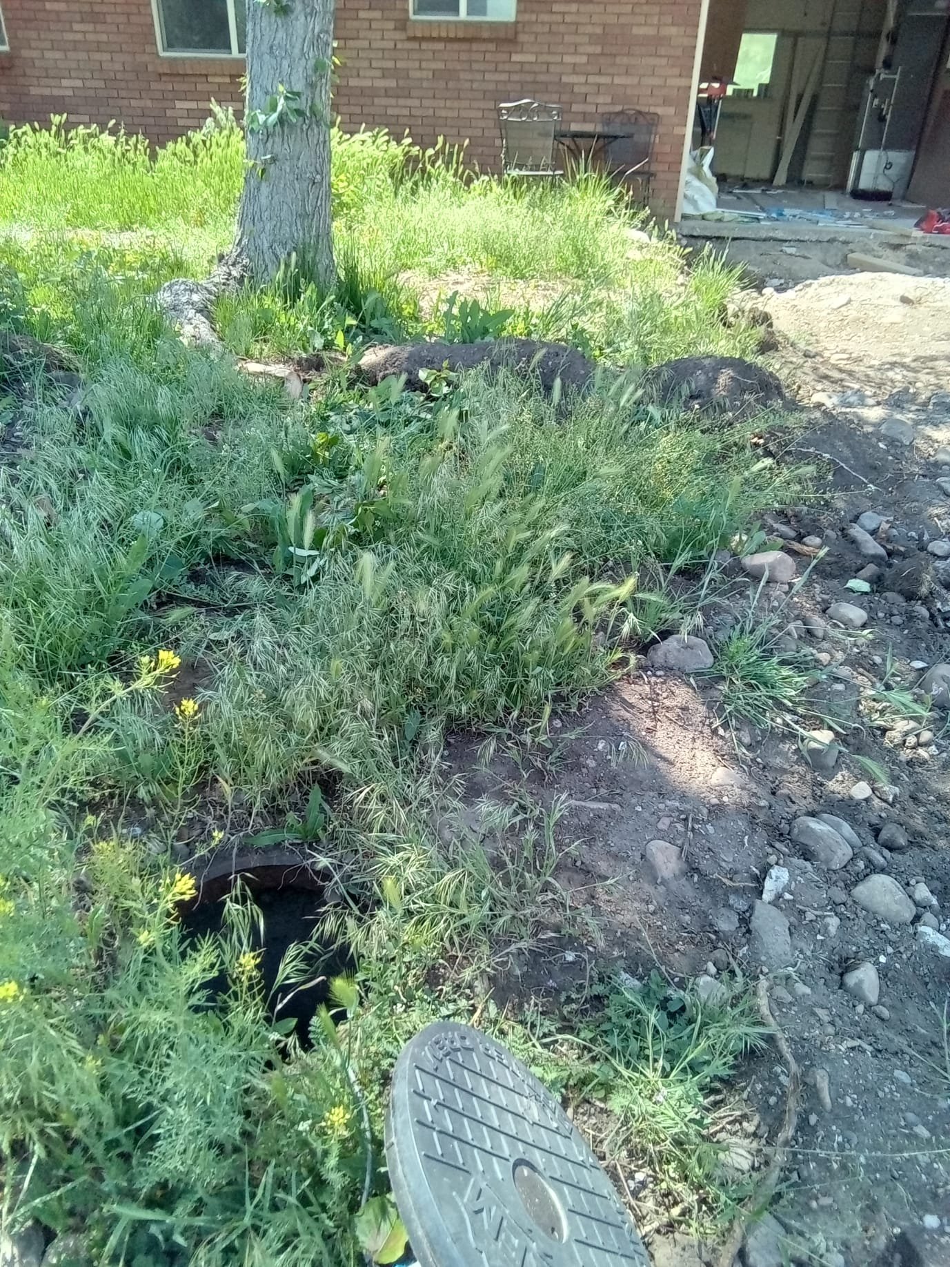 Image depicting 24-hour emergency fire damage services, emphasizing a comprehensive fire emergency plan and affordable solutions for quick recovery after fire incidents. Ideal for fire damage restoration and prevention.