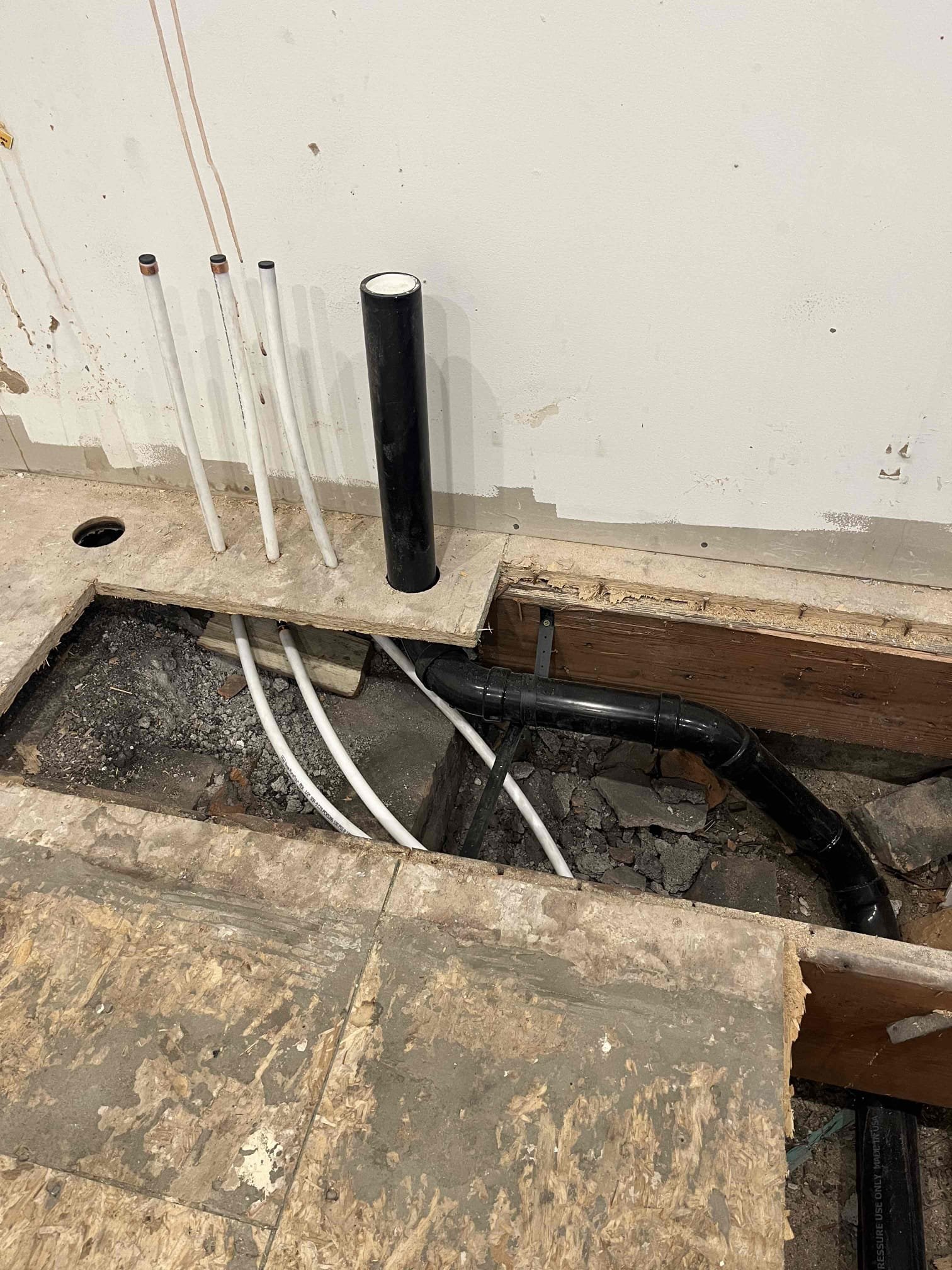 Image depicting professional storm and disaster remediation services. Like a stubborn clog requiring a home remedy, storm damage necessitates expert repair. This scene showcases skilled technicians restoring a property after a weather-related disaster, ensuring thorough and effective remediation.