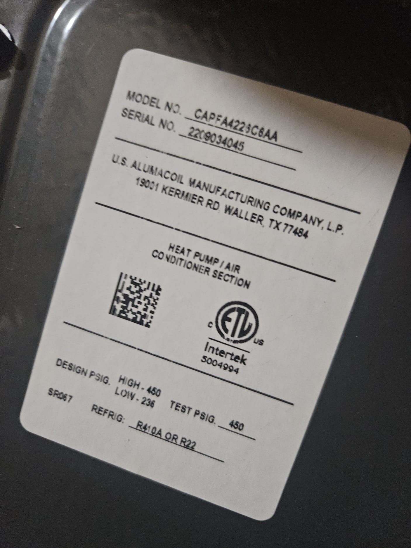 Image depicting air conditioning and dehumidification solutions, highlighting HVAC routine maintenance. Illustrates essential practices for optimal air conditioning performance and indoor air quality, emphasizing energy efficiency and system longevity.