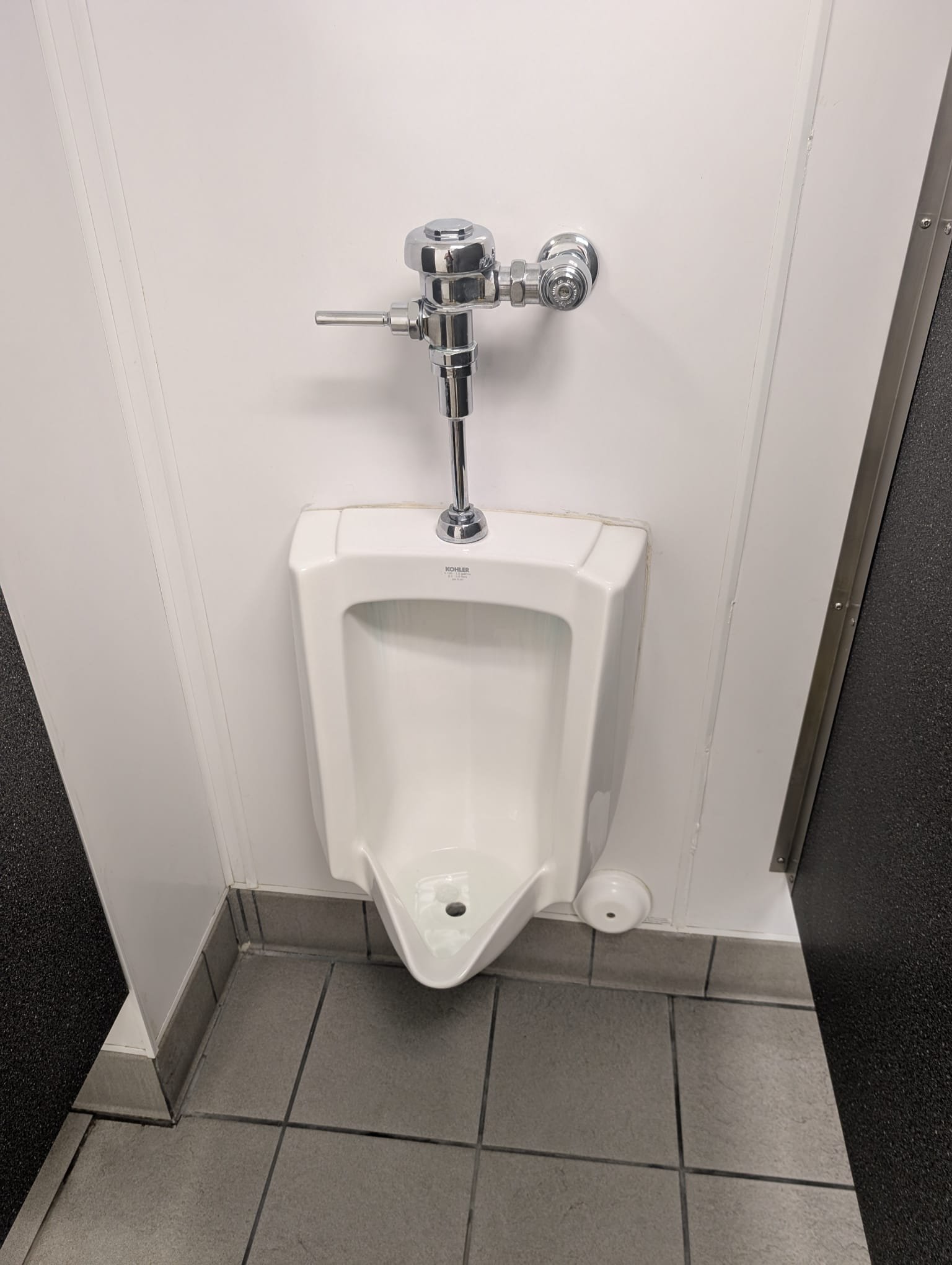 After-hours commercial bathroom mold remediation services. Addressing mold growth in commercial restrooms promptly is crucial. Emergency mold remediation available to prevent further damage and health hazards.