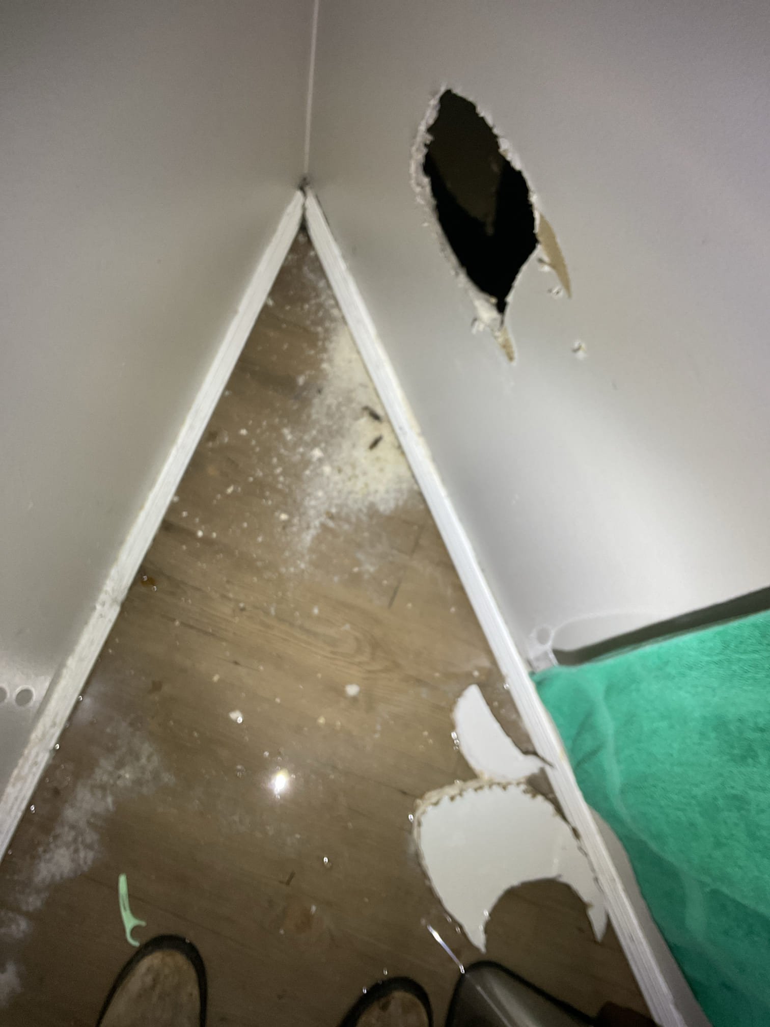 Midvale, Utah: Ceiling water damage repair in a home. Seeking insured residential ceiling water damage recovery or a residential ceiling water damage recovery service in the Midvale area? We handle everything from initial assessment to complete restoration, working with your insurance for a smooth recovery.
