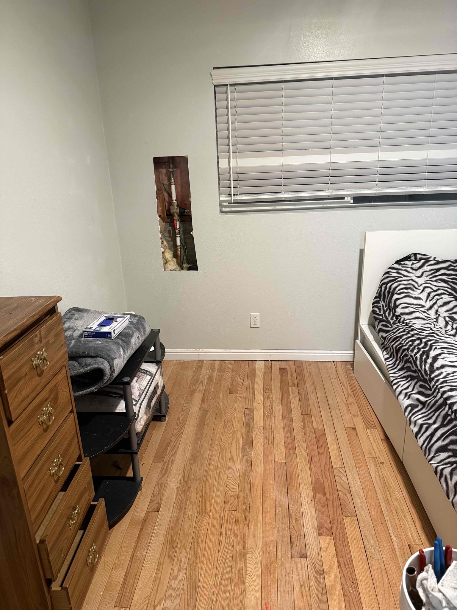 Image depicting reliable plumbers providing 24/7 commercial plumbing maintenance services. Find local plumbers near you now for immediate assistance with all your plumbing needs.