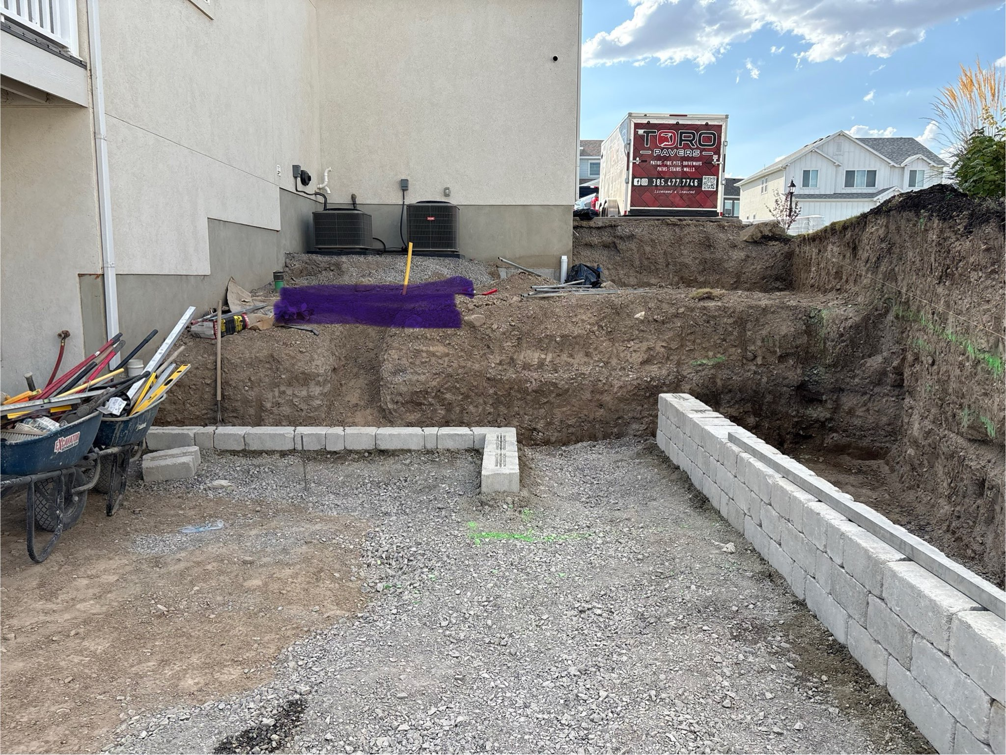 Commercial rooftop AC unit being installed. Professional HVAC technicians ensure efficient heating and cooling. Get a free estimate for your commercial AC installation.