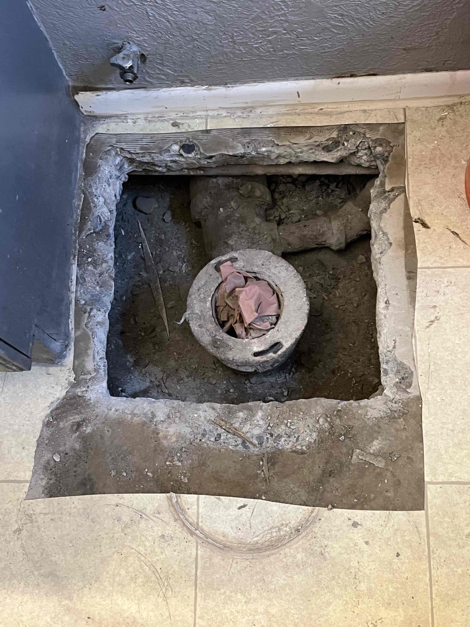 Sewer line maintenance: Image showcases sewer pipe cleaning tools, highlighting essential sewer line cleaning equipment used for effective blockage removal and system upkeep.
