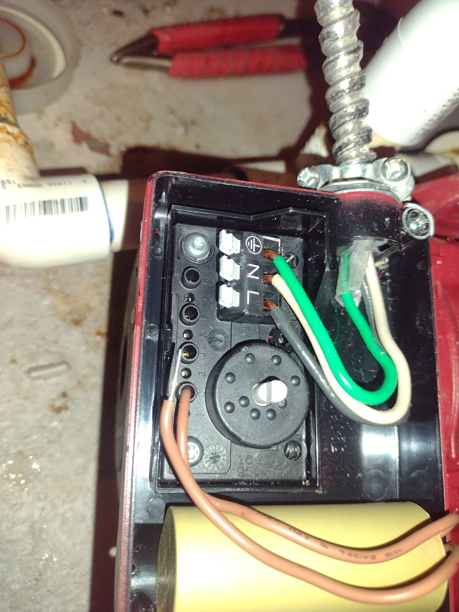 A propane hydronic boiler, essential for efficient heating solutions. Image relevant to package boiler manufacturers and commercial boiler service providers, showcasing reliable and cost-effective heating systems for commercial applications.