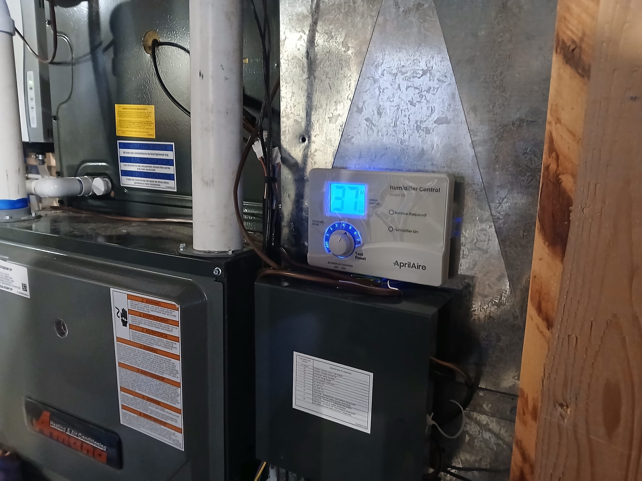 Experiencing residential flood odor? We offer 24-hour and same-day residential flood odor removal services. Our experts utilize specialized tools, including sink removal tools when necessary, to thoroughly eliminate odors caused by water damage. Get your home smelling fresh again, fast!