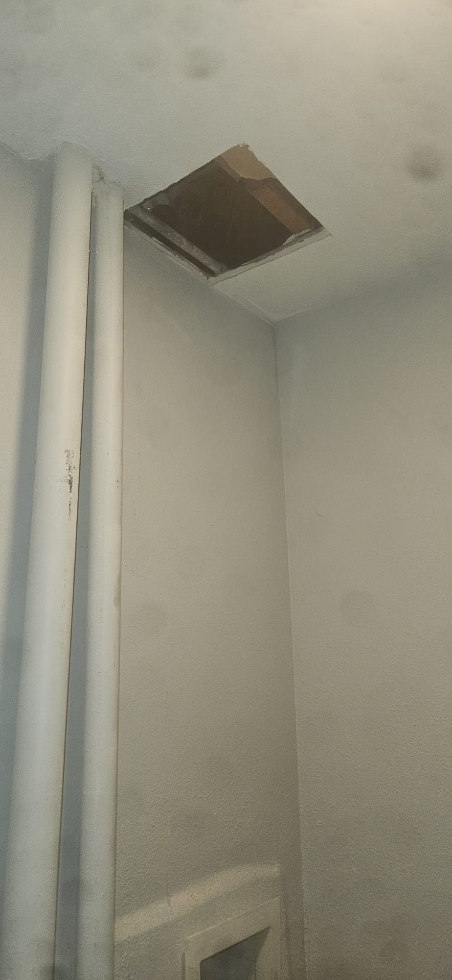 Aftermath of an America flood: Repairing a flooded house. Shows the extensive damage and the ongoing efforts to restore homes affected by floodwaters. Focuses on flooded house repair and recovery.