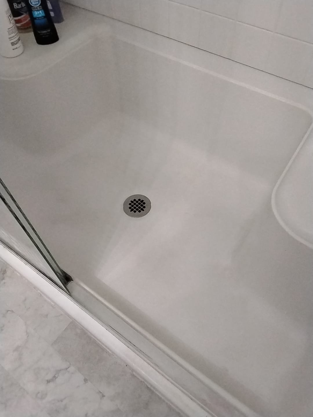 A clean and fresh-smelling home is achievable even with common household issues. Image depicts solutions for eliminating odors from a clogged sink, preventing water damage to ceilings, and general tips for maintaining a pleasant-smelling house. Find expert cleaning services and odor removal techniques to keep your home fresh and problem-free.