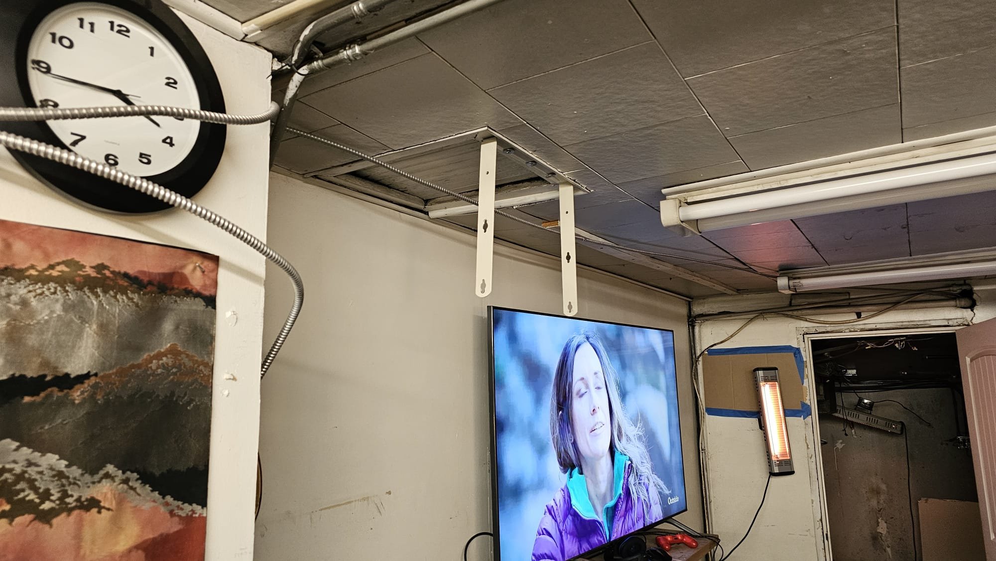 Image depicting HVAC and furnace repair services. Symbolizes 24/7 availability for both residential and industrial heating system maintenance and emergency repairs. Ideal for finding 'industrial HVAC repair near me', '24/7 furnace repair near me', and 'residential furnace repair service'.