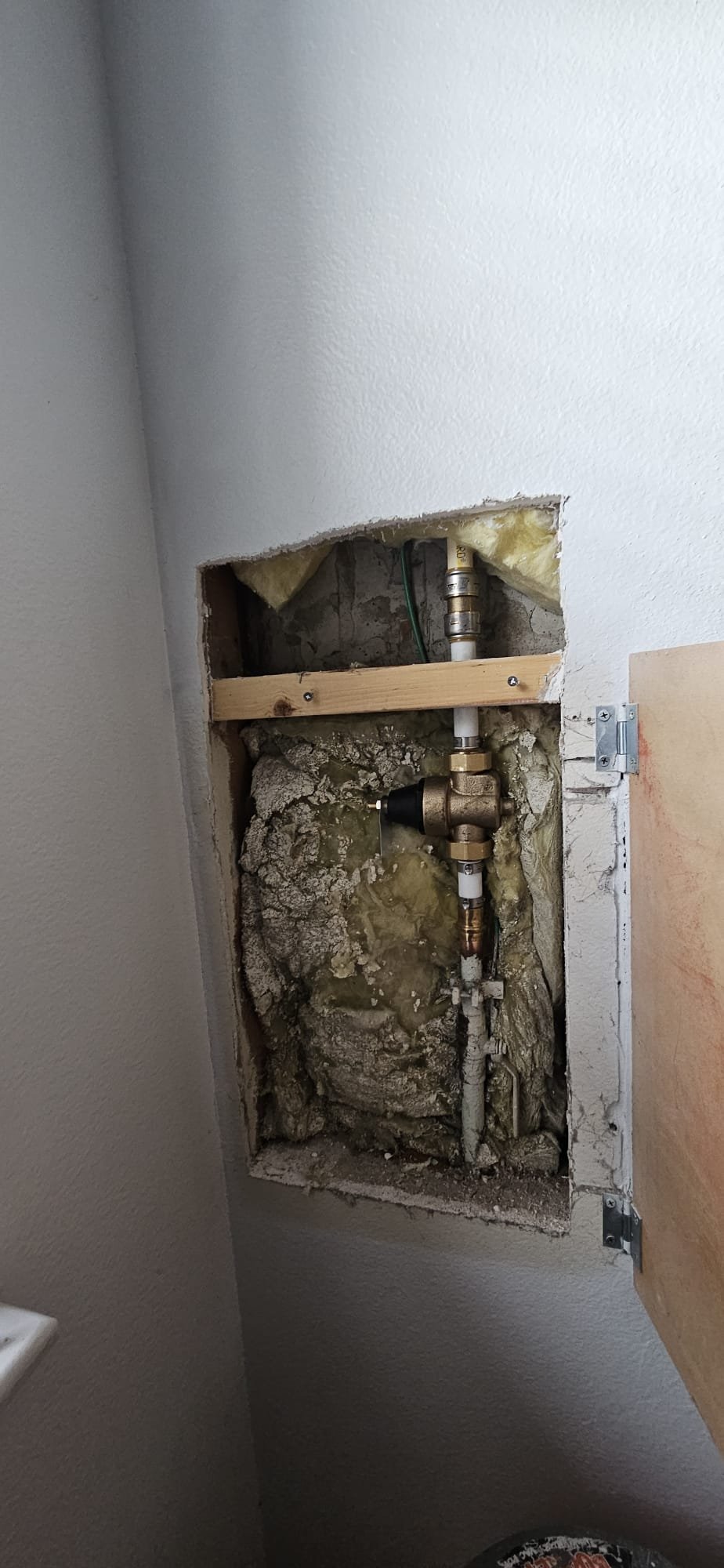 Image depicting signs of commercial ceiling water damage, prompting inspection and professional water damage recovery or installation services. Look for stains, sagging, or discoloration indicating potential issues requiring immediate attention.