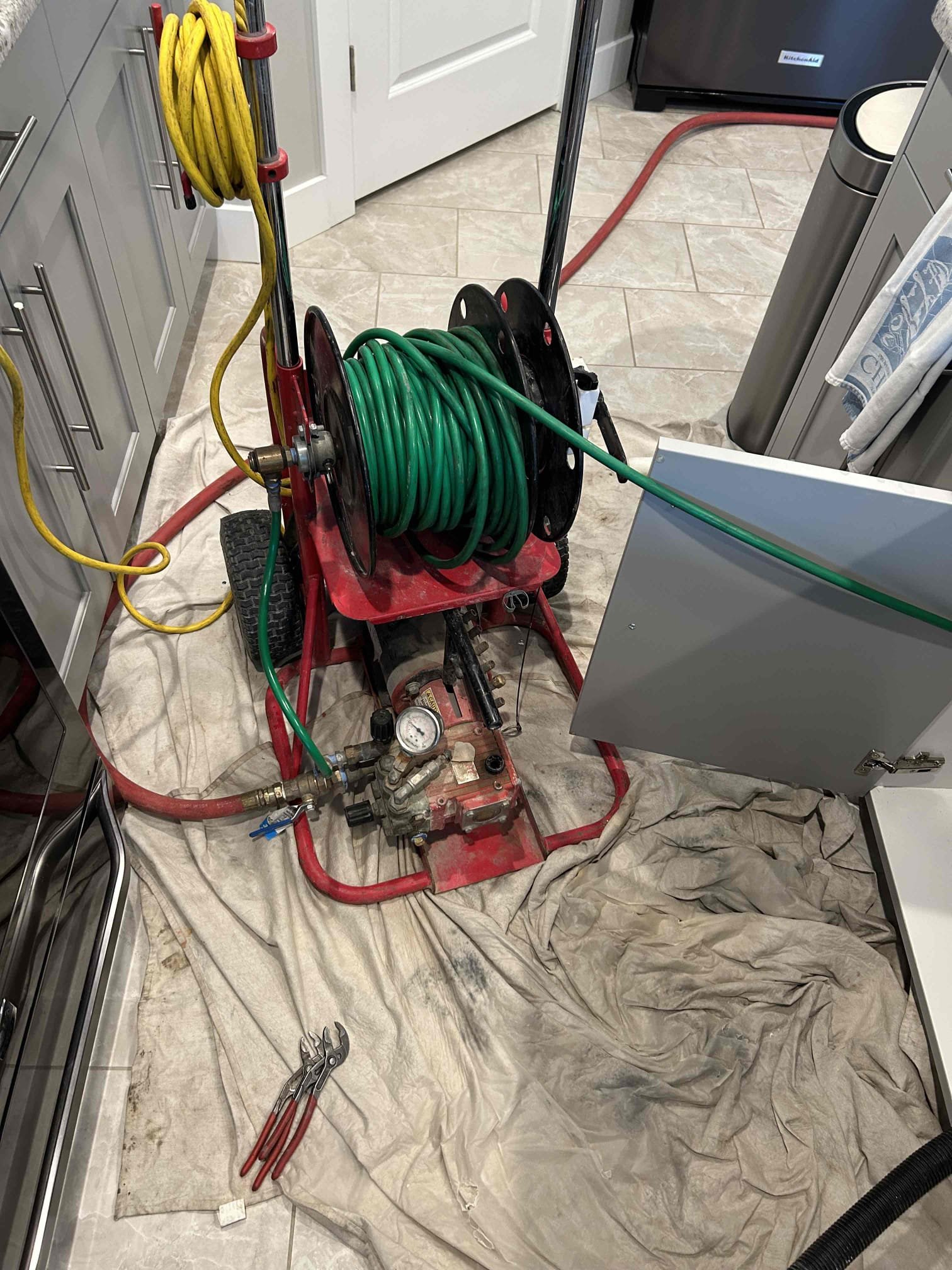 Professional water heater flushing service to improve efficiency and extend lifespan, similar to hot water heater cleaning and essential air conditioning cleaning services for optimal home comfort and energy savings.