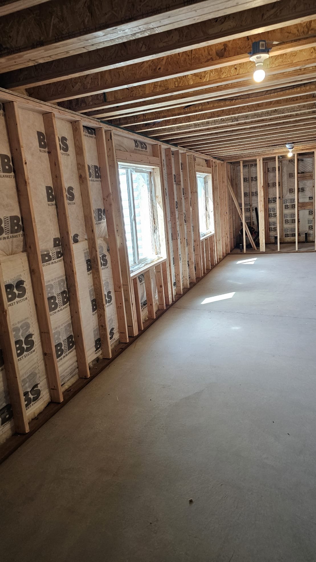 Image showcasing 2-ton AC systems, including portable ductless air conditioners and portable AC units, designed for efficient and flexible cooling solutions.