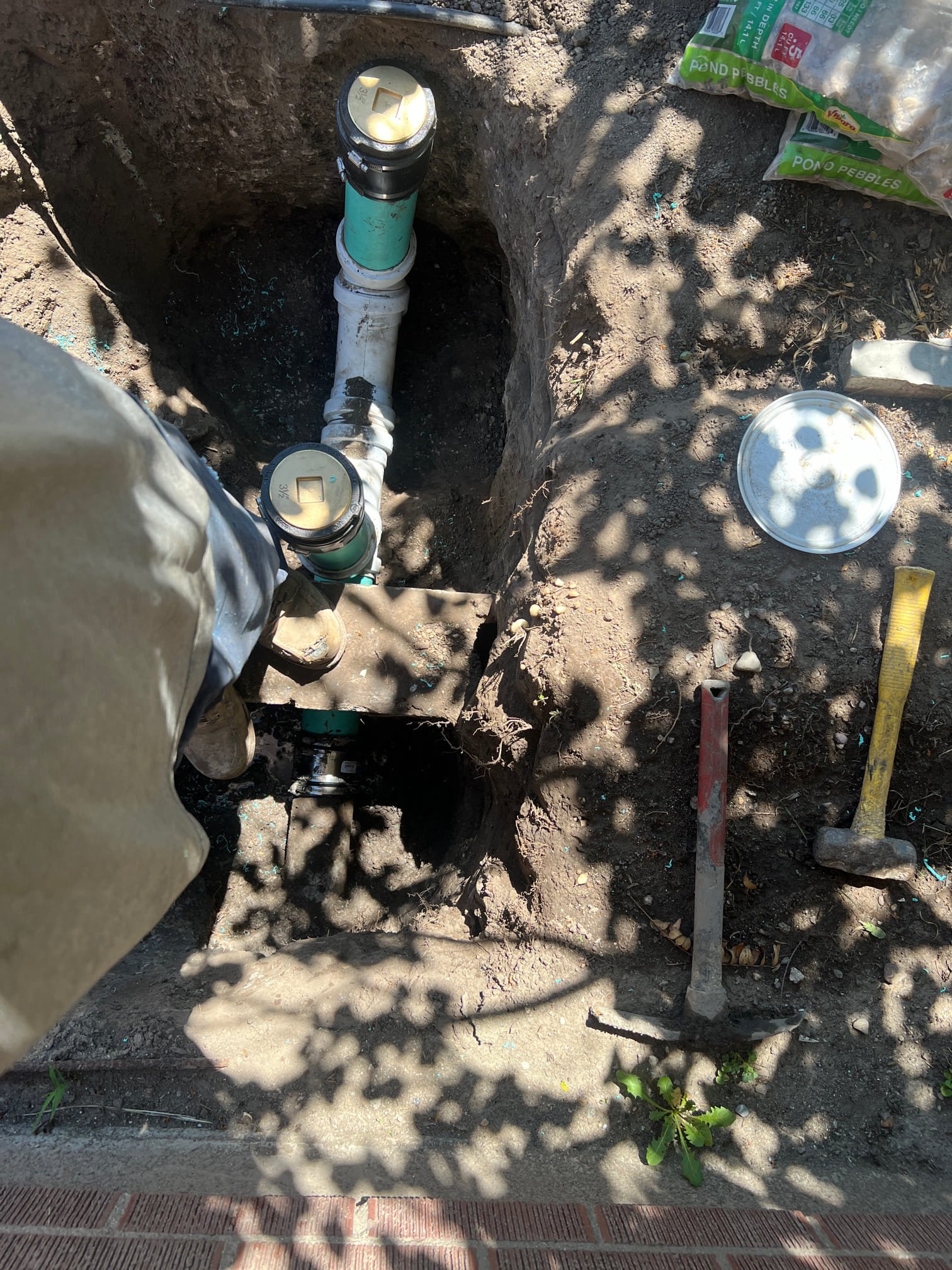 Image depicts same-day residential sewage backup recovery services, highlighting emergency response for residential sewage cleanup. Fast service for urgent residential sewage backups.