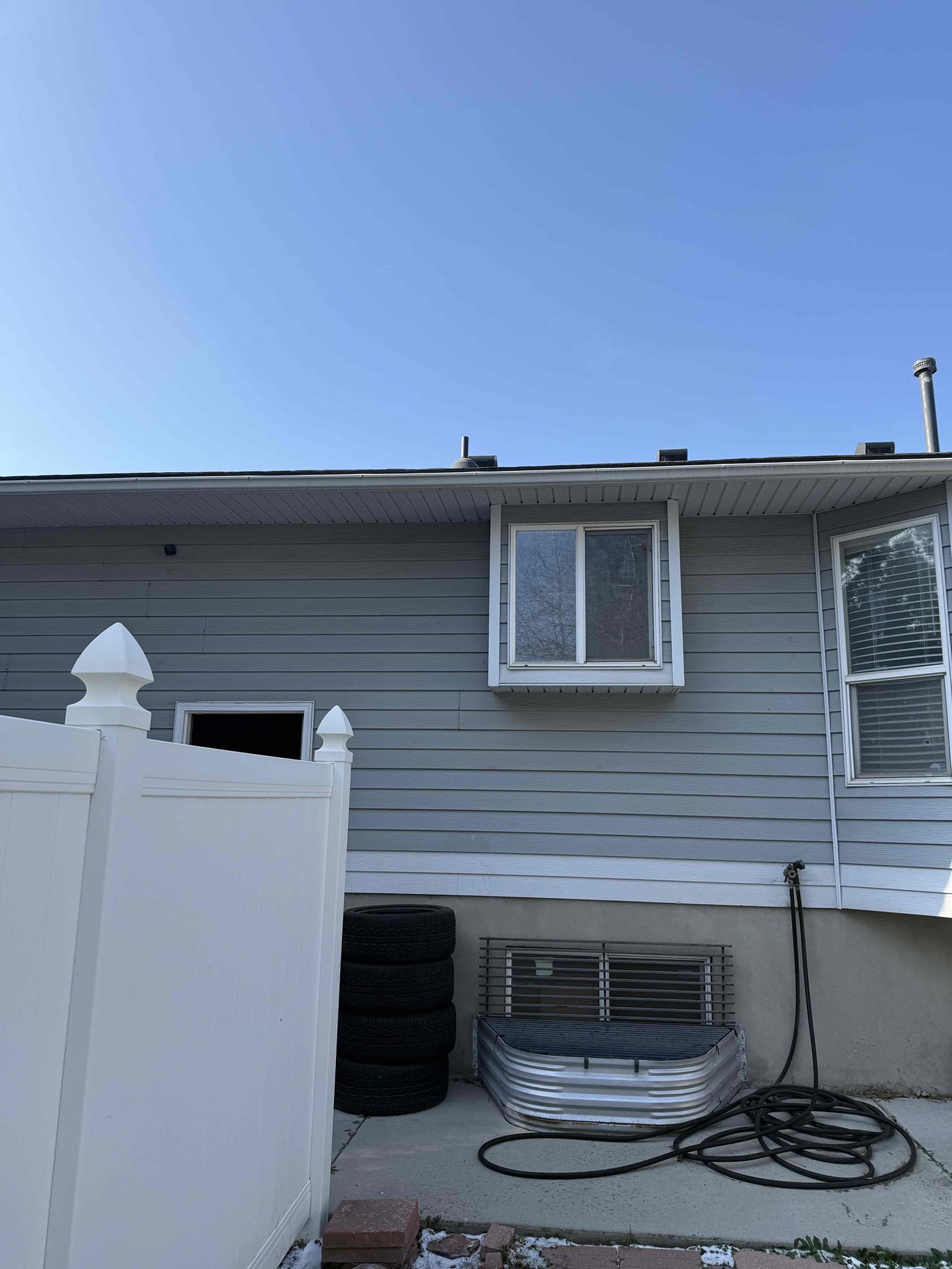 Image of a FLO water monitor device, used for smart home flood mitigation. It helps detect leaks and prevent costly water damage locally by monitoring water usage and pressure.