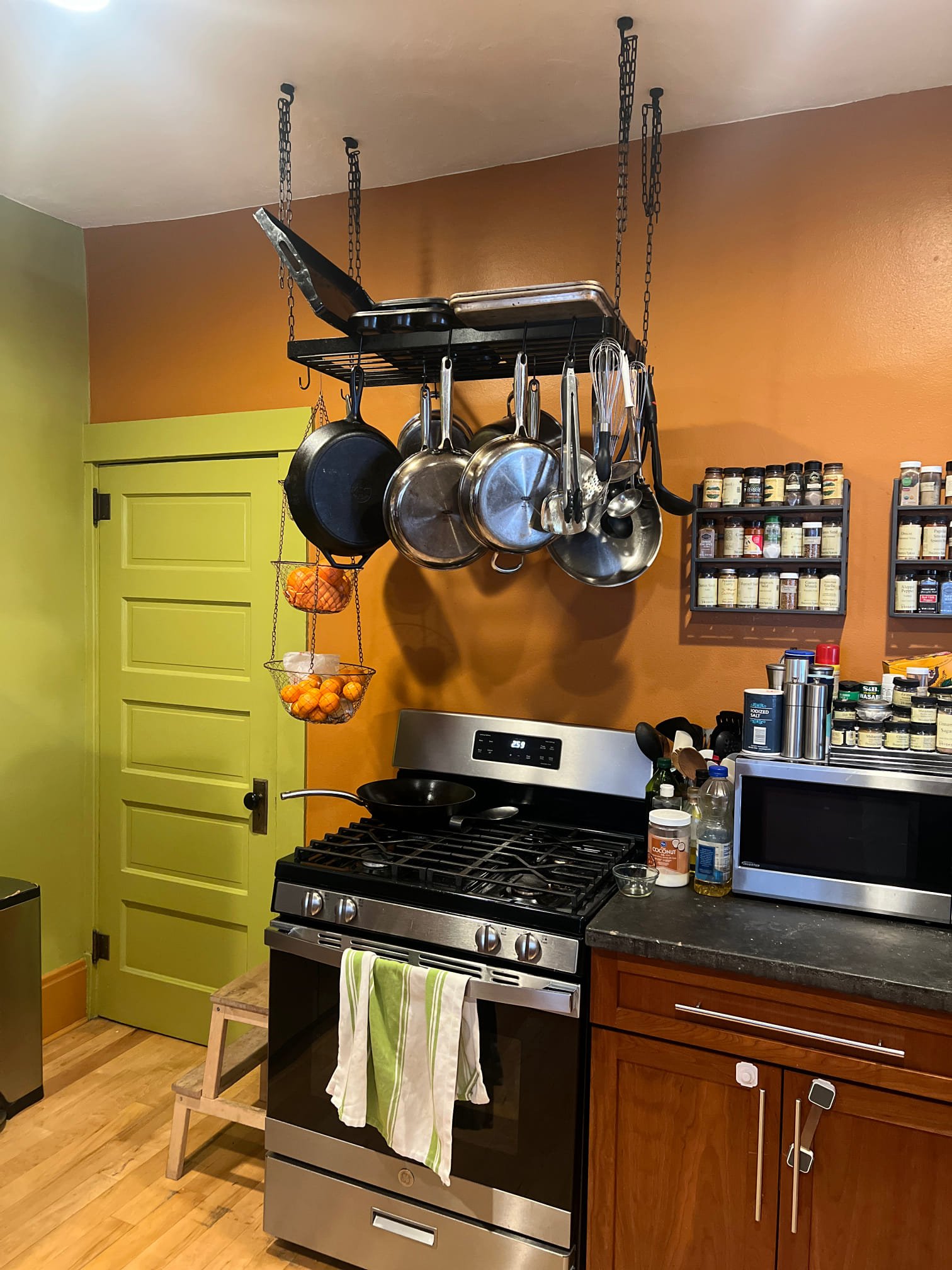 Troubleshooting a malfunctioning heat pump. HVAC fan is running, but the air conditioned cooler isn't producing cold air. Possible issues with the heat pump system not cooling effectively. 