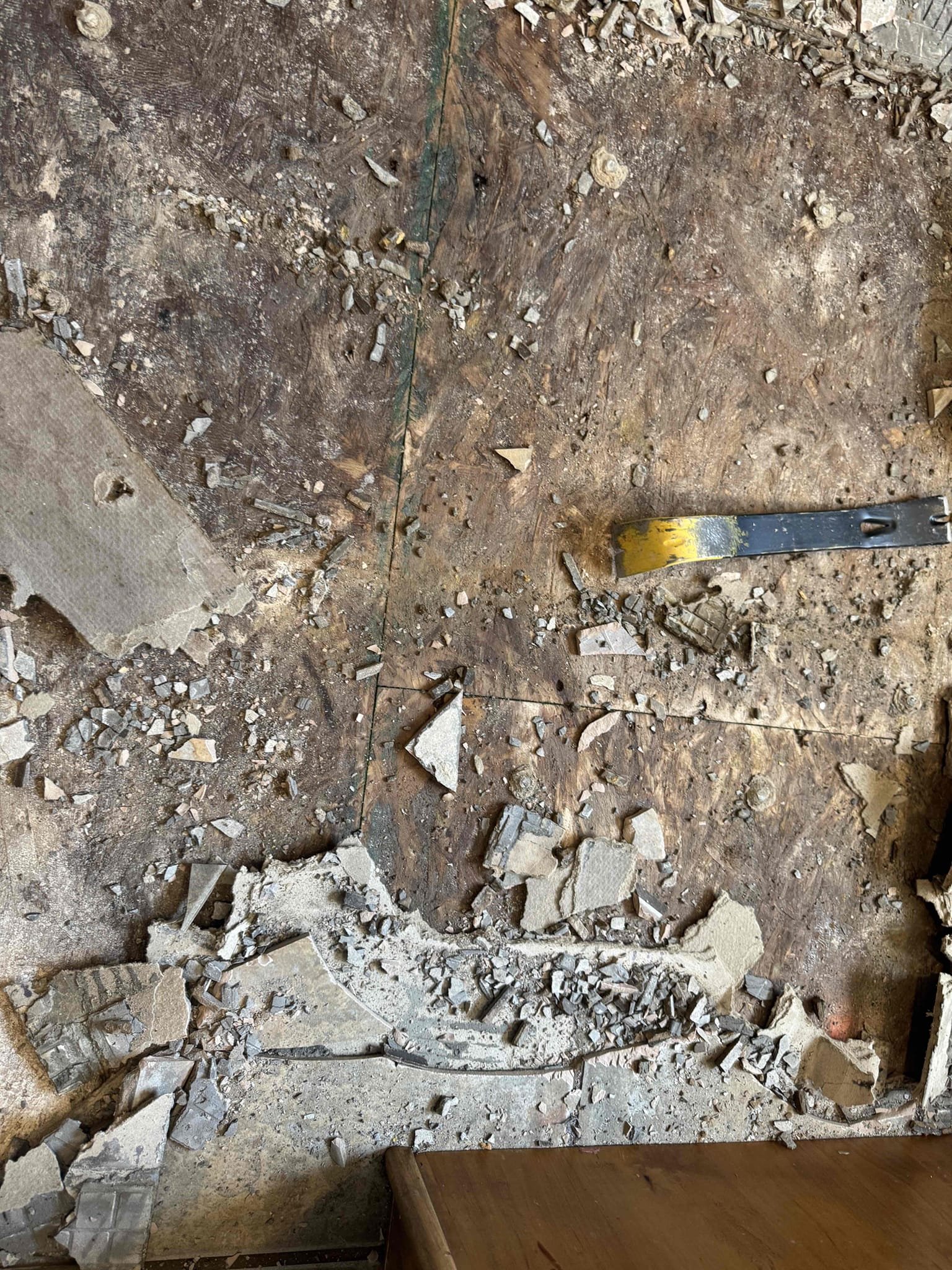 Image showcasing smoke damage restoration, highlighting the importance of professional smoke damage restoration experts. Effective musty smell eliminator solutions are crucial for complete restoration. Get a smoke restoration estimate today for a fresh, clean, and healthy home.