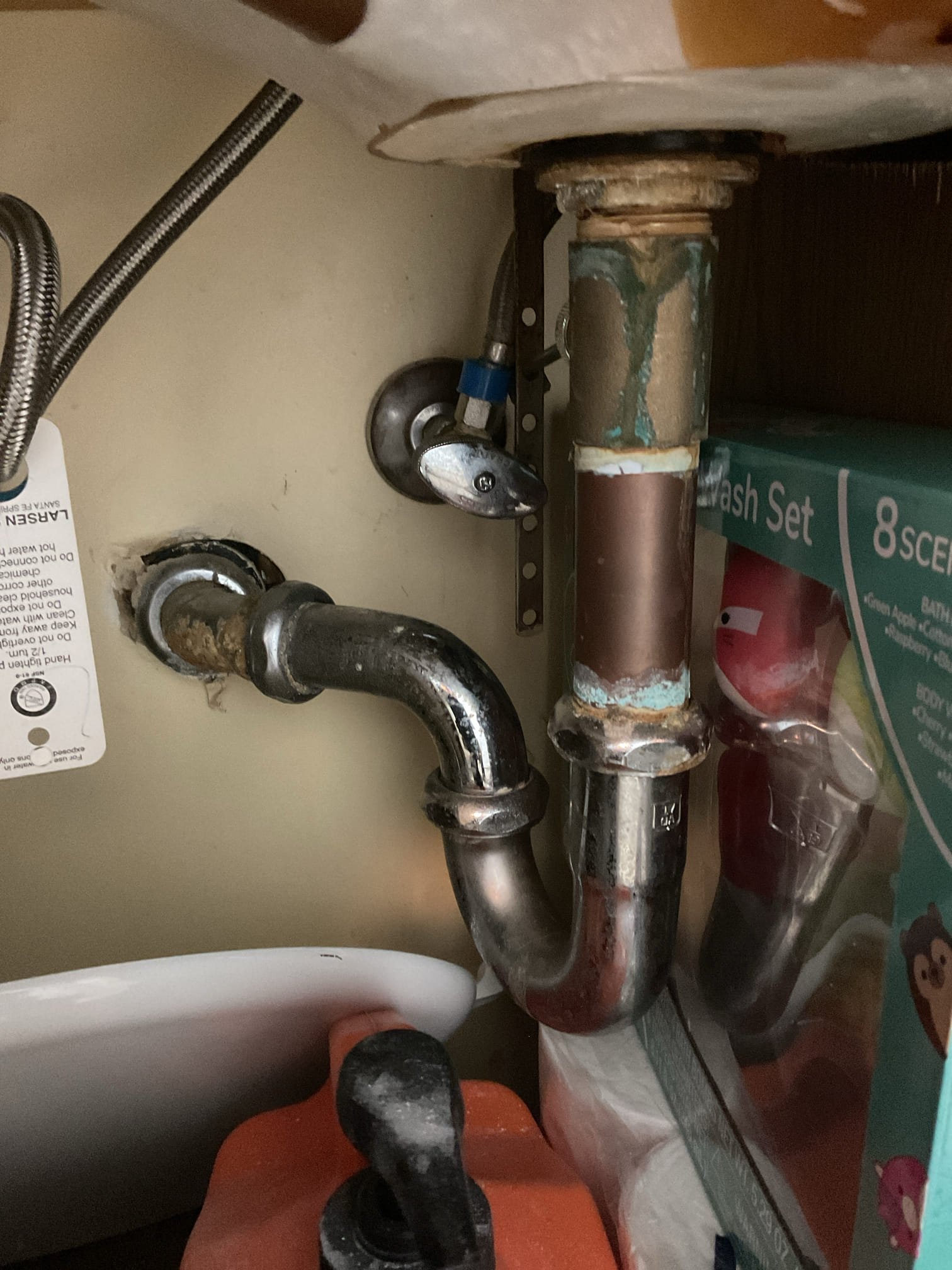 Emergency burst pipe repair. Expert plumbers fixing a water pipe, highlighting local drain repair services and solutions for leaky outdoor faucets. Fast and reliable plumbing assistance nearby.