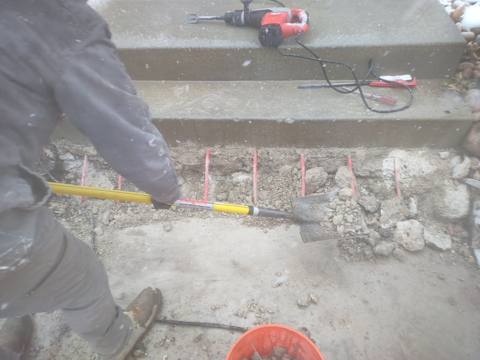 Image depicting furnace replacement services. Symbolizes finding local heating furnace service and a reliable heating and cooling company for efficient home comfort solutions.