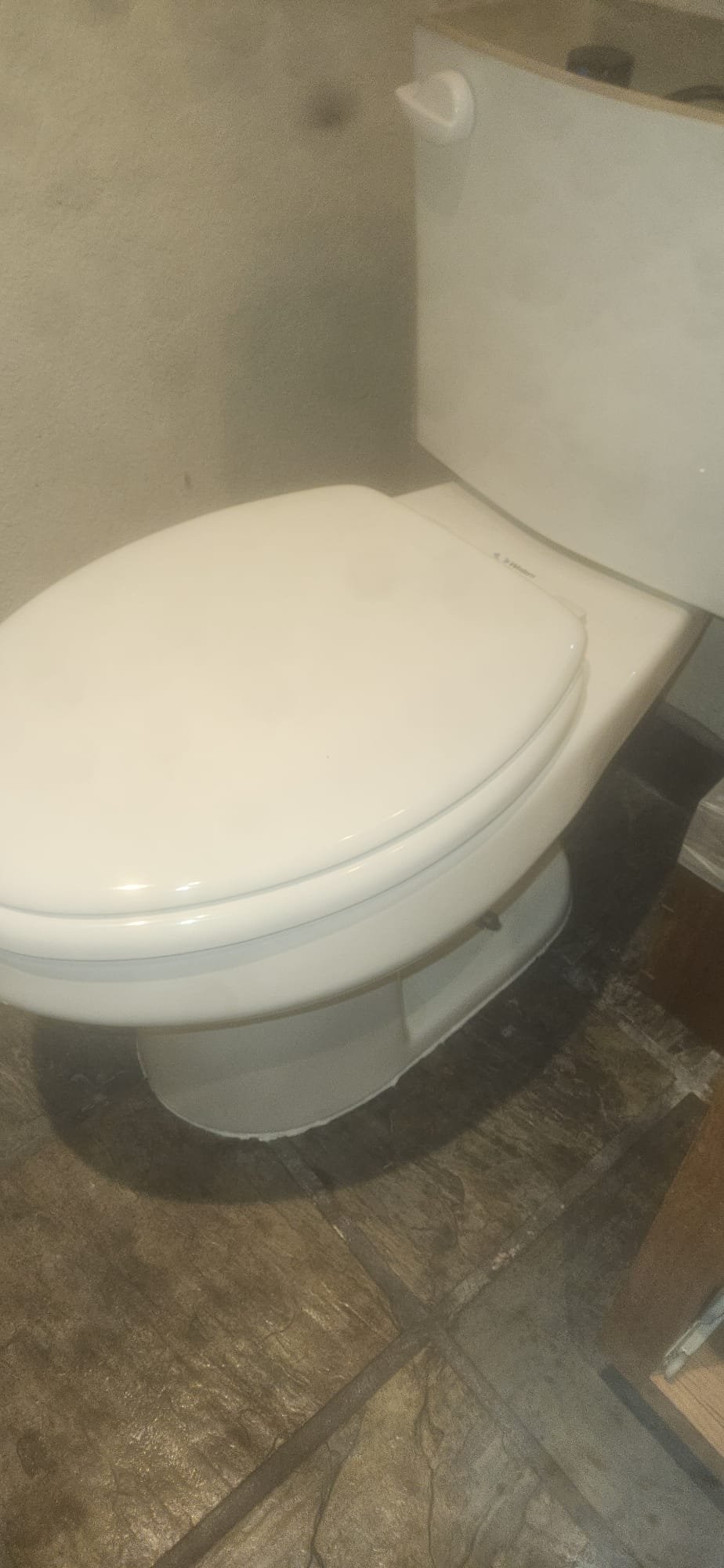 Payson, Utah commercial bathroom mold remediation in progress. Addressing mold growth during a bathroom renovation, impacting the overall 'how much to redo a bathroom' budget. Expert mold recovery repair ensures a healthy and safe commercial space in Payson.