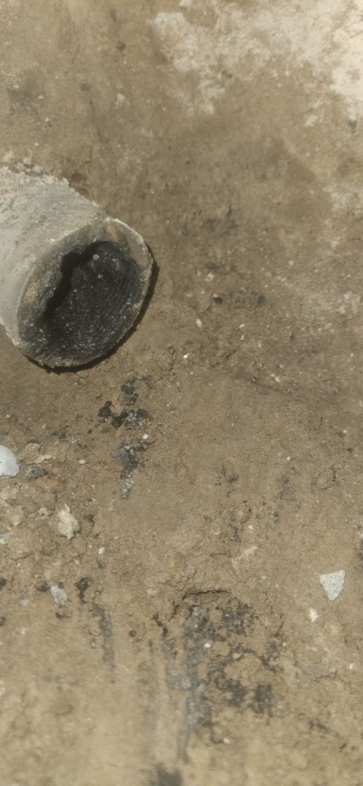 Image depicts a grease trap installation, a crucial step often handled by plumbers who also specialize in toilet and bathroom sink drain installation. Search for 'toilet installers near me' or professionals who 'install bathroom sink drain' to ensure proper grease trap setup and plumbing maintenance.