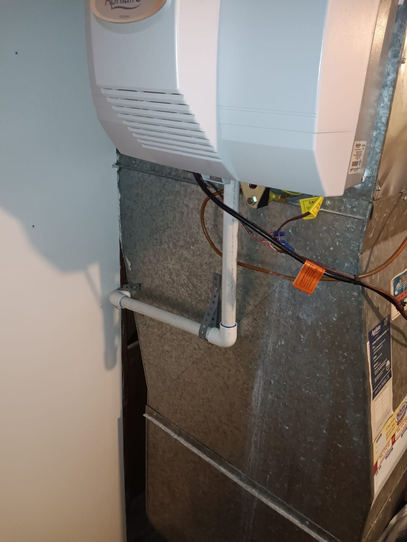 Concerned about mold in your home? This image highlights when to call for residential mold damage services, especially if you suspect homeowners insurance mold damage coverage may apply. A residential mold damage inspection can help determine the extent of the problem and guide your next steps.