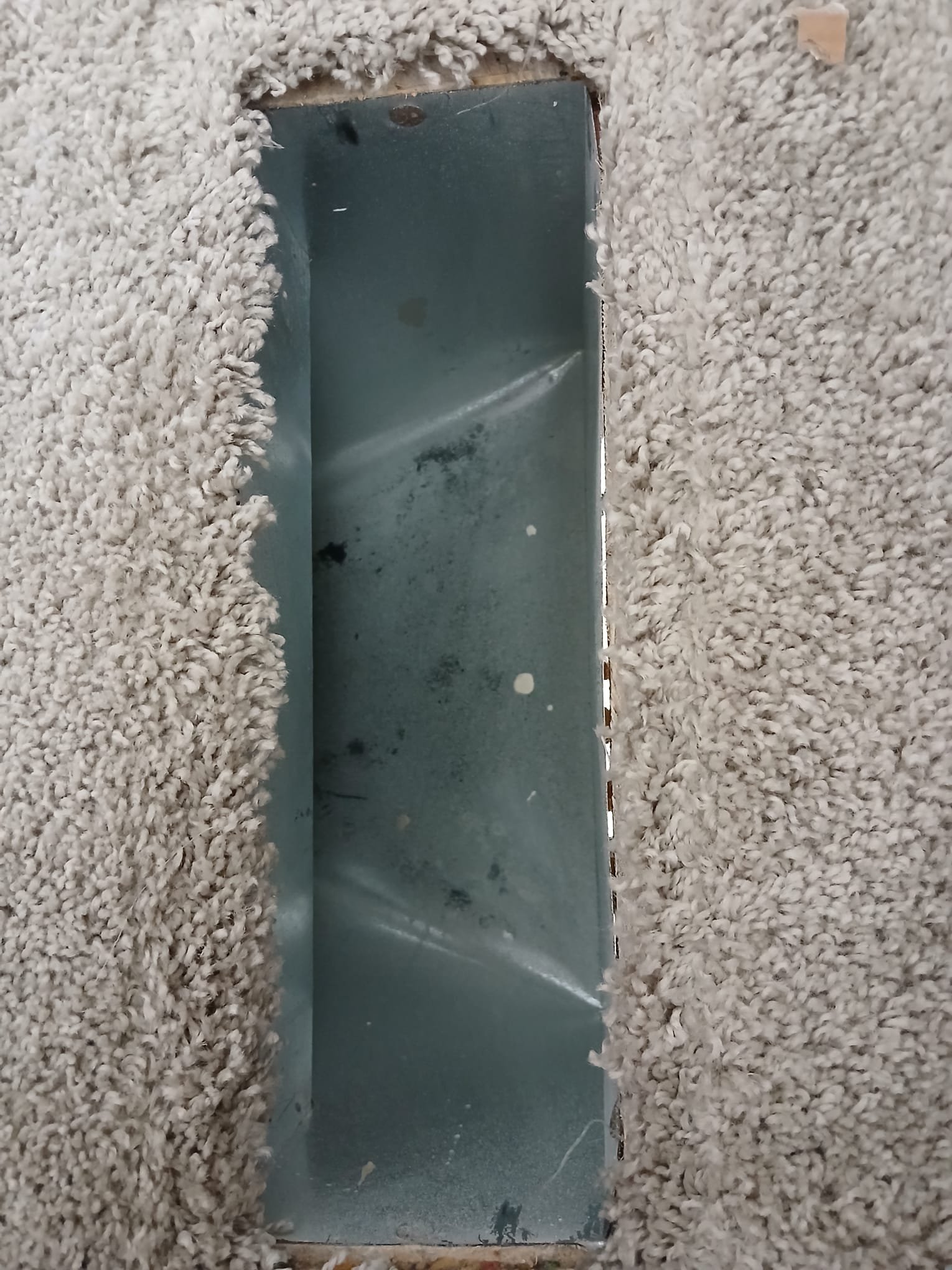 After-hours commercial mold cleaning ensures healthy indoor air quality by targeting mold growth in air vents and HVAC systems. Our 24-hour service minimizes disruption to your business, providing comprehensive mold remediation and commercial air vent cleaning for a safe and compliant environment.