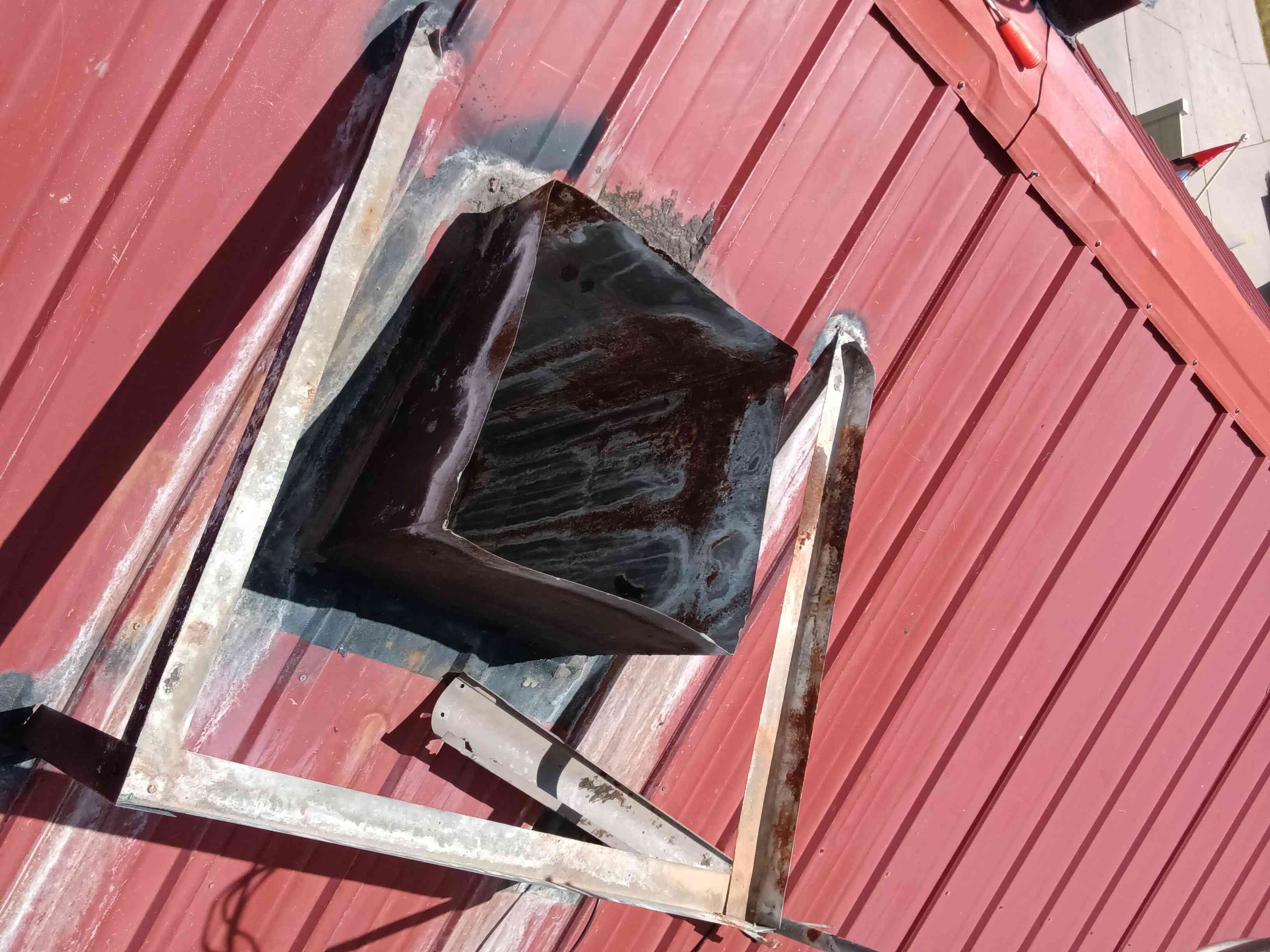 Image of a car air conditioner cooler, a portable air conditioning unit designed to keep vehicles cool. Ideal for those seeking an air conditioned cooler alternative for cars, providing efficient and convenient cooling on the go.