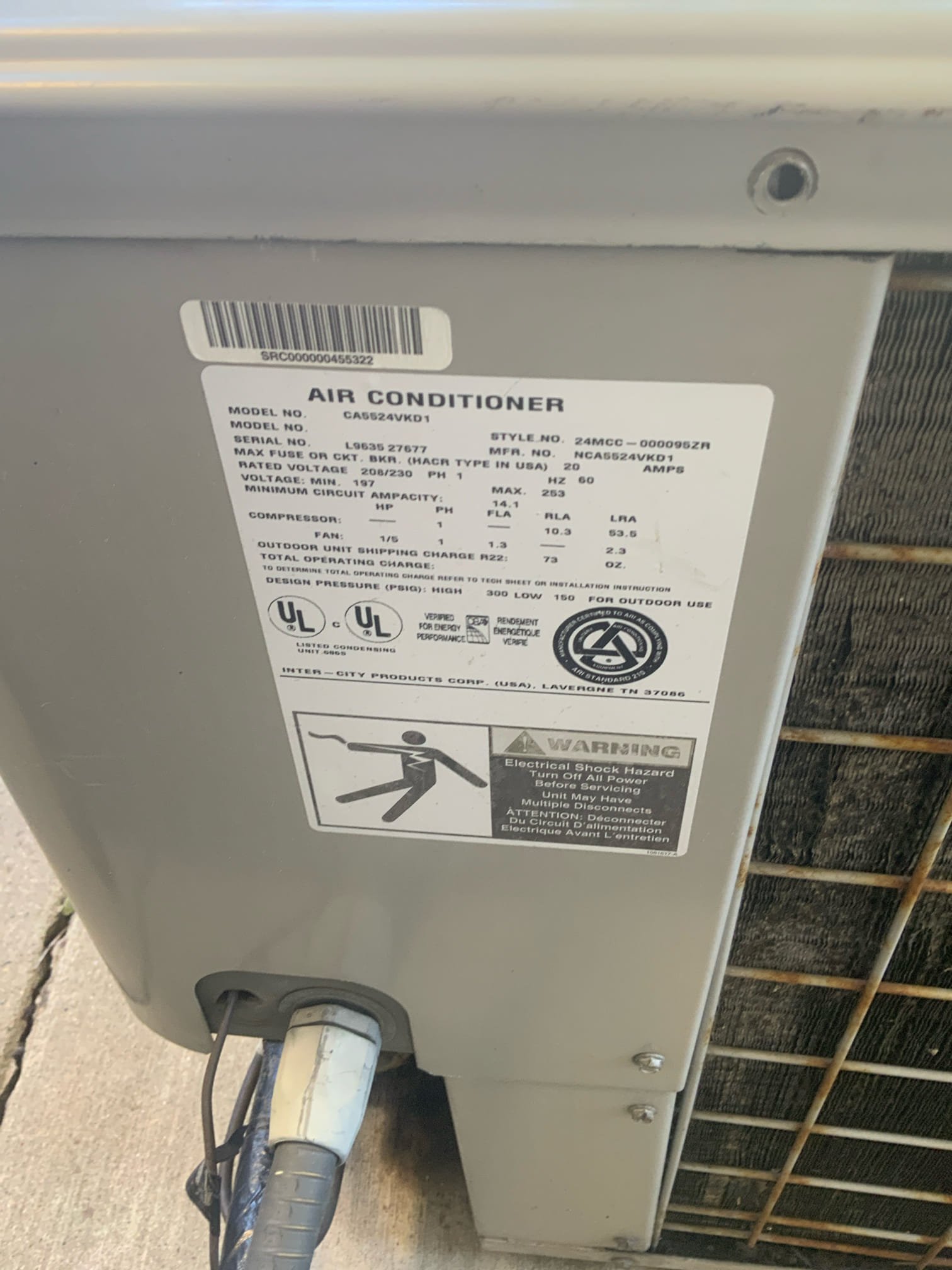 Image of a technician in Fruit Heights, Utah, repairing a commercial HVAC unit. Need 'commercial HVAC repair near me' or 'emergency hot water heater repair' in Fruit Heights? Call us for fast, reliable service.