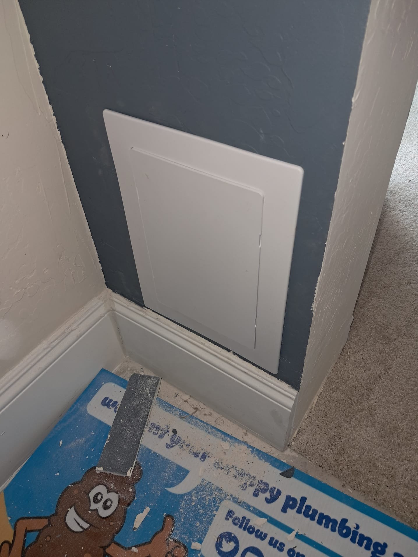 Experiencing AC trouble in Murray, Utah? Image depicts local air conditioning service & repair. Get fast, reliable 'air conditioning repair near me' and 'emergency air conditioner repair' to beat the Utah heat.