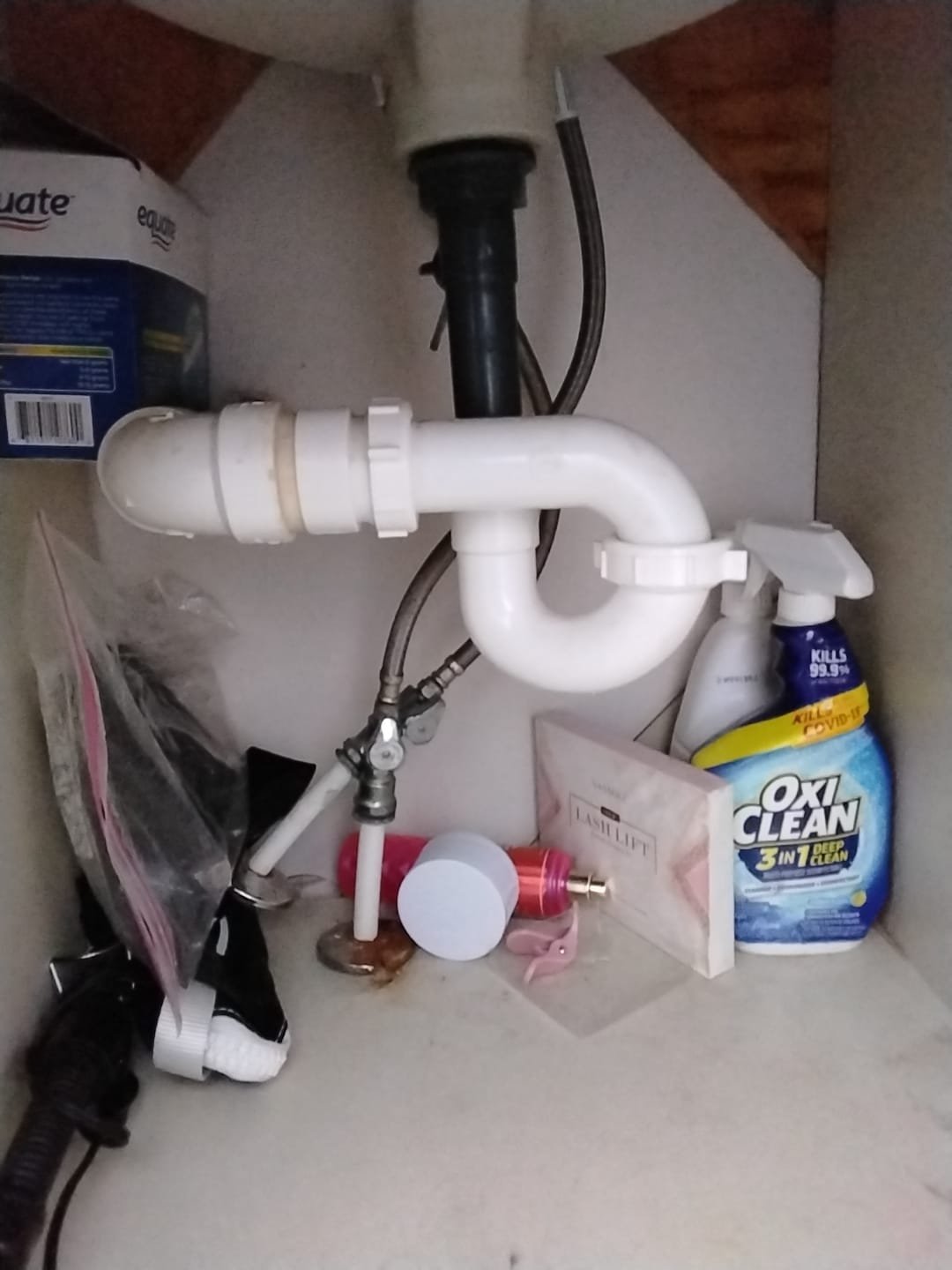 Image of commercial air vents being professionally cleaned in Payson, Utah. Offering same-day commercial mold cleaning and emergency commercial mold remediation services to businesses in the Payson area. Ensuring clean air and a healthy work environment.