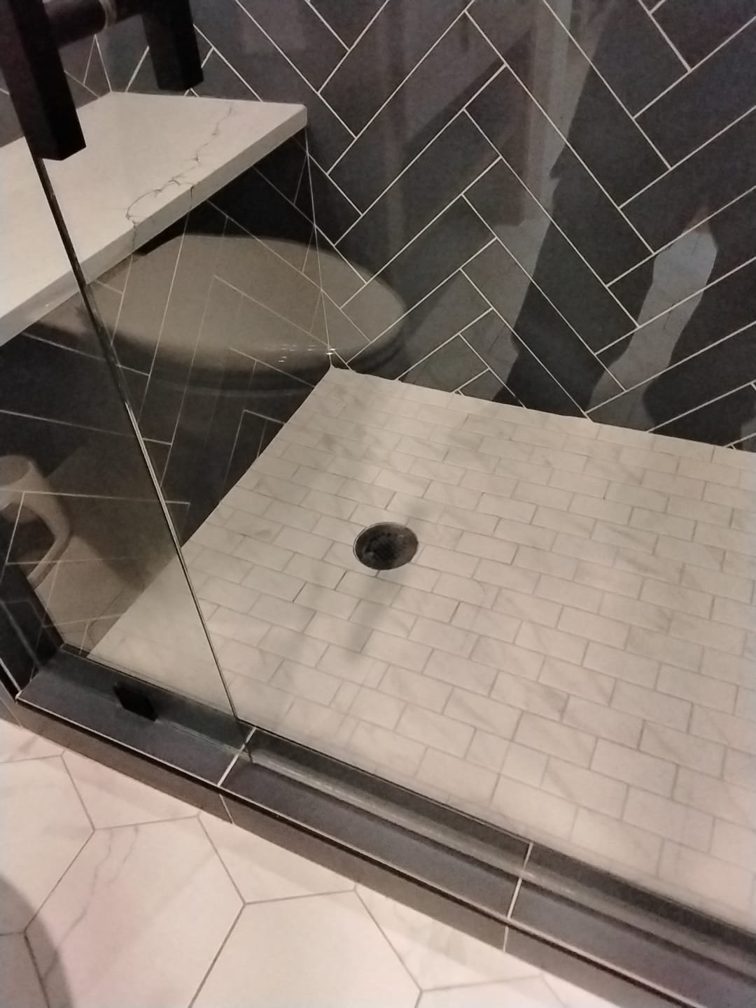 Image depicting same-day basement sewage backup remediation, highlighting septic clean out services. Emergency 24-hour response for basement sewage backups to ensure quick and efficient cleanup.