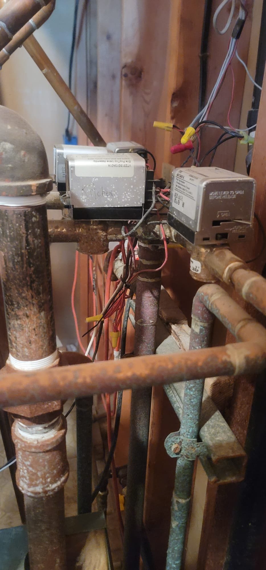 Combi boiler, a compact and efficient boiler heater, providing on-demand hot water and heating powered by boiler gas. An ideal space-saving solution for modern homes.