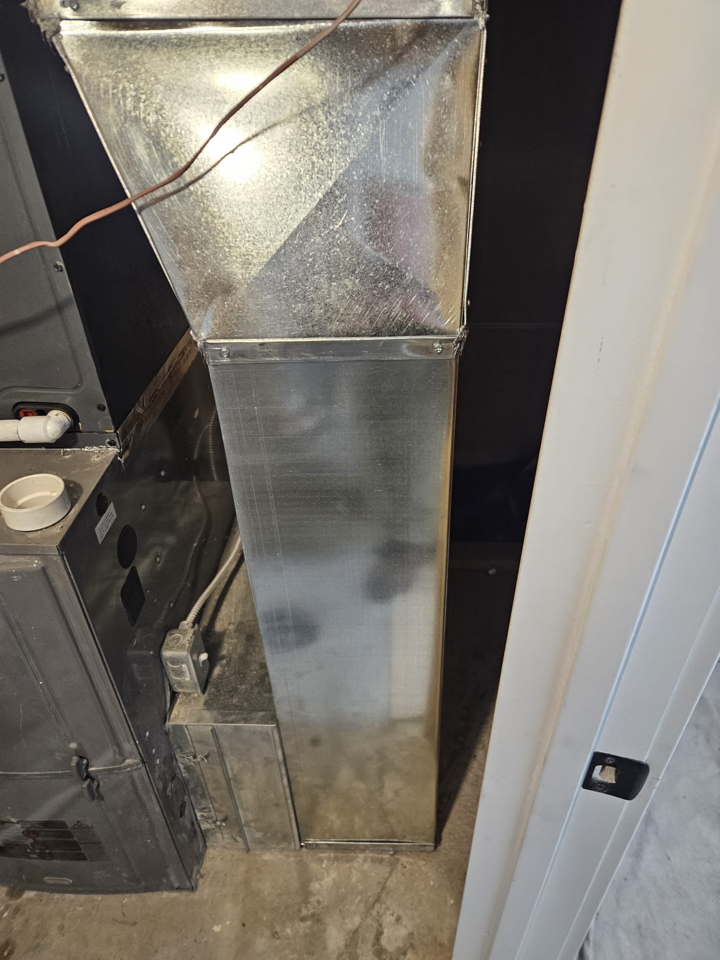 Clean air ducts in Clearwater, FL, are essential for efficient heating. Proper ductwork installation and regular duct cleaning services ensure optimal HVAC performance and air quality.