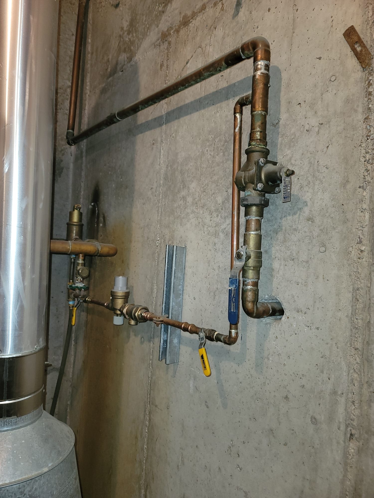 Efficient propane boilers providing radiant heat, installed by qualified residential boiler installation services, offering an alternative to electric boiler systems. Find experienced installers for your home heating needs.