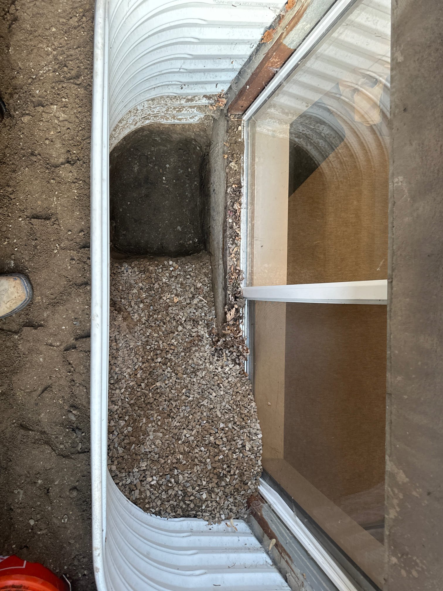 Image depicting sewage removal services, highlighting solutions for sewage odor removal and the importance of backflow valves for sinks in preventing backups and maintaining a clean, odor-free environment.