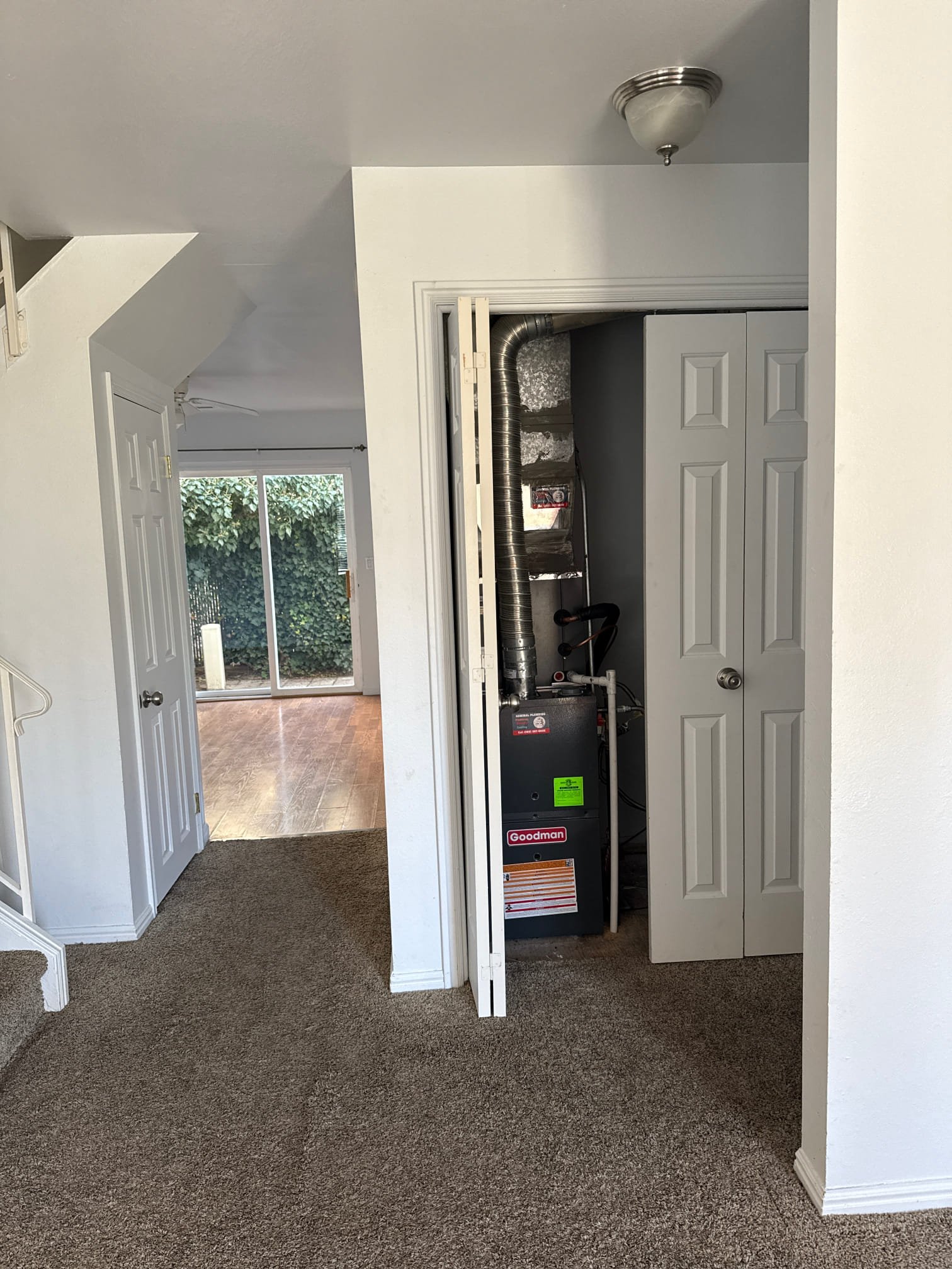 Mobile home air conditioning unit. Searching for 'residential air conditioning service near me' or 'residential air conditioning service 8'? Get your mobile home AC serviced for optimal cooling.