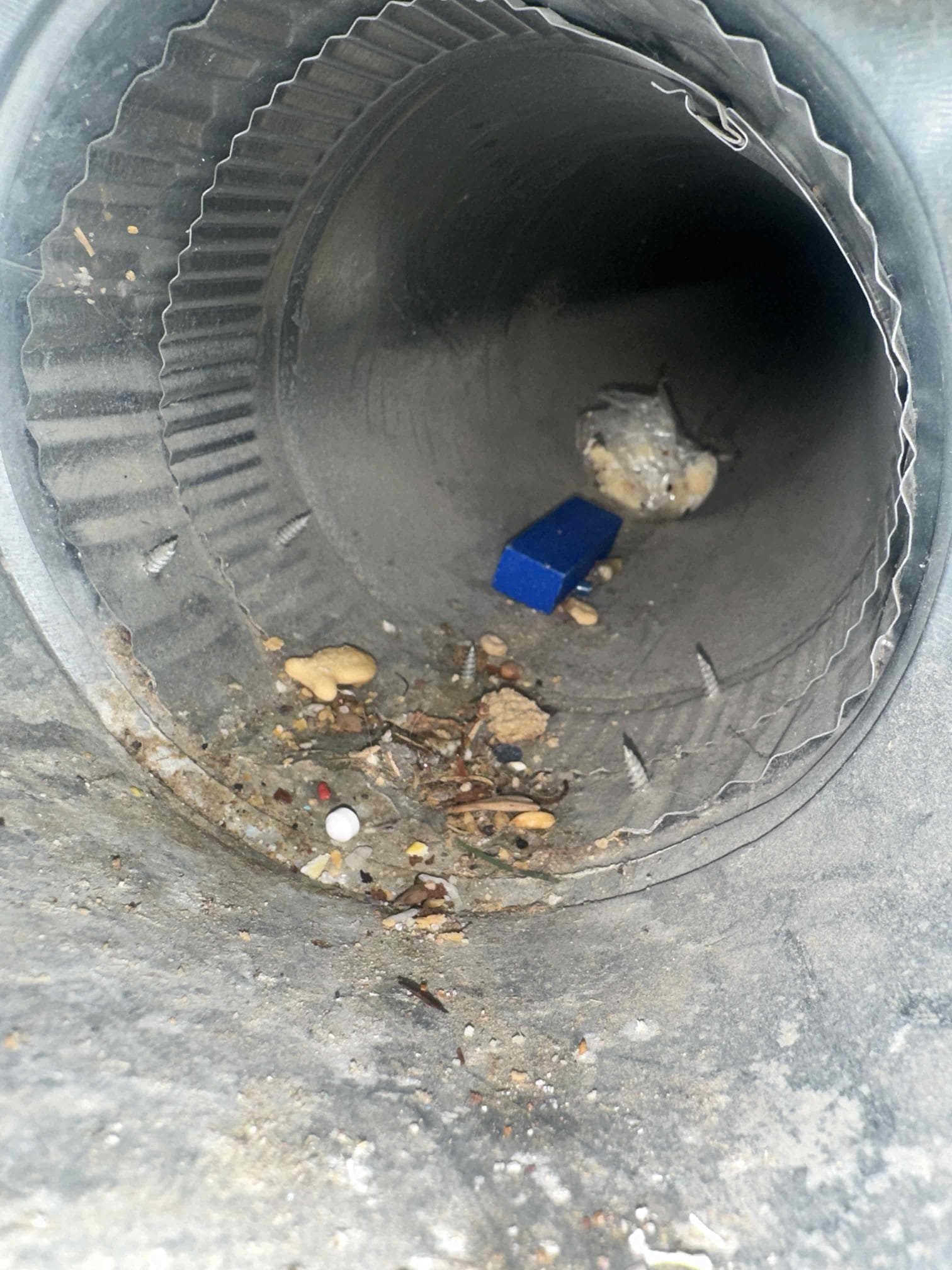 Stained walls with stubborn cigarette smoke? Image depicts the effectiveness of a powerful smoke stain cleaner, hinting at professional smoke cleanup services for comprehensive restoration.