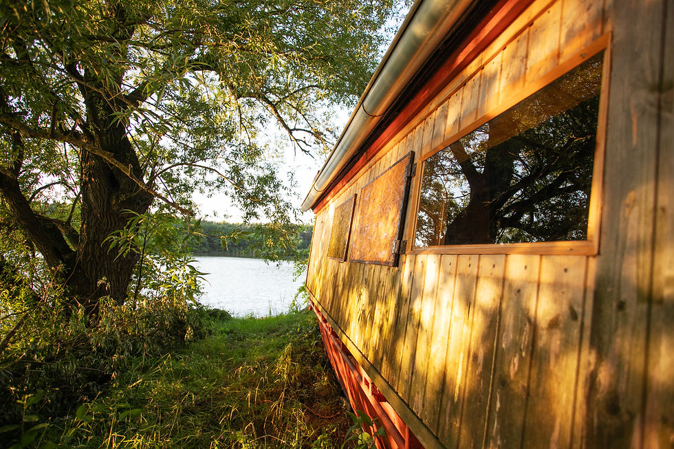 Houseboat - Side
