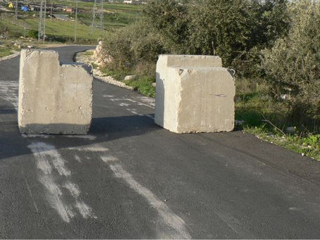 לפתוח לתנועה את דרכי הגישה לכפר קרע