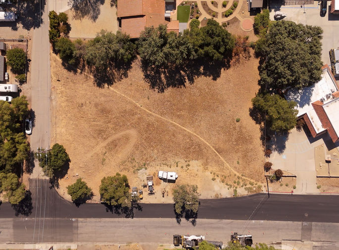 1-acre commercial parcel in Ojai, California, ready for development