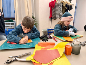 The Nobles family worldschooling … Eva and Jordan learning how to make leather wallets in Florence, Italy.