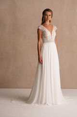 Marylise Brautkleid ''Folgarida'' Modern & Feminin, mit fließenden Chiffon Stoff.